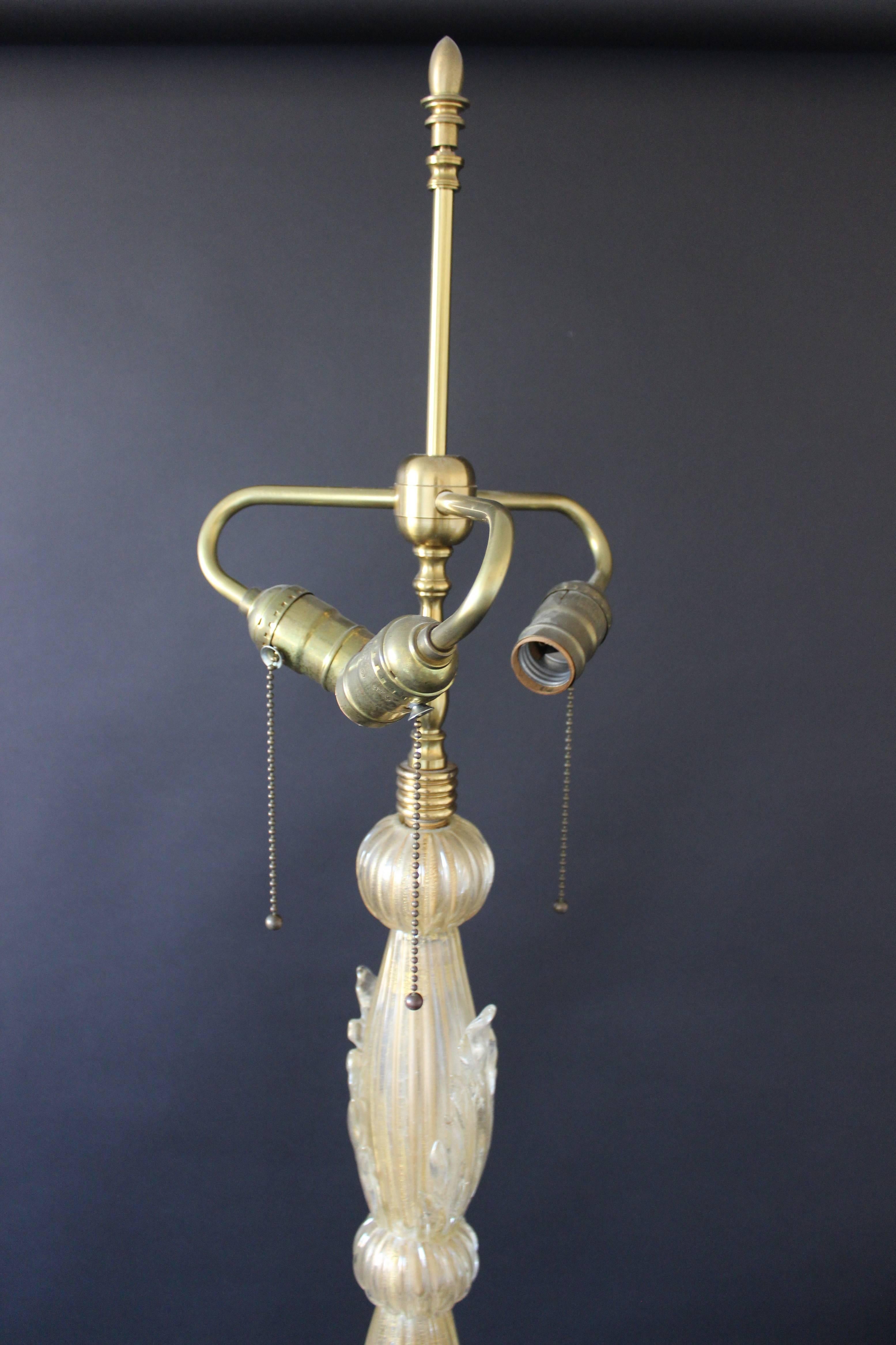 For your consideration is a beautiful, tall Murano floor lamp by Barovier and Toso circa 1930-1940s. Rare applied leaf decorations. In excellent condition. The dimensions are 15