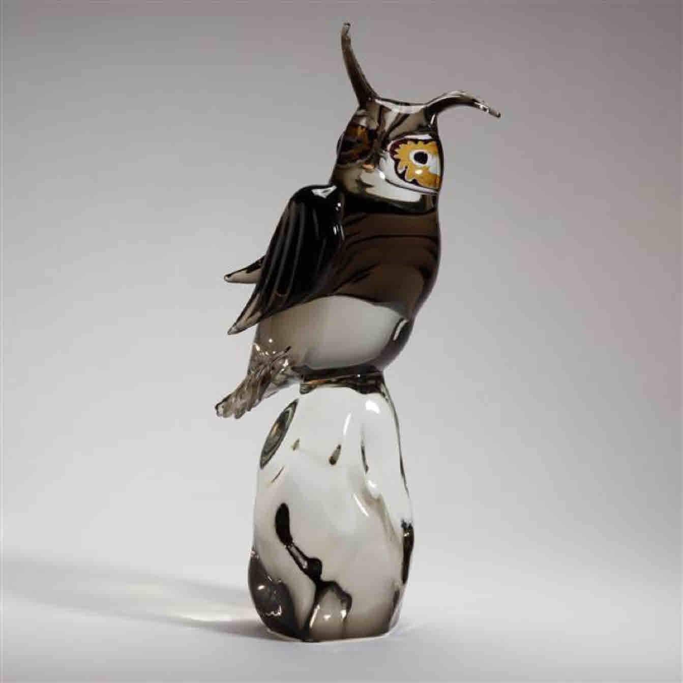 Italian Large Licio Zanetti Murano Art Glass Owl Sculpture with Murrine Eyes For Sale