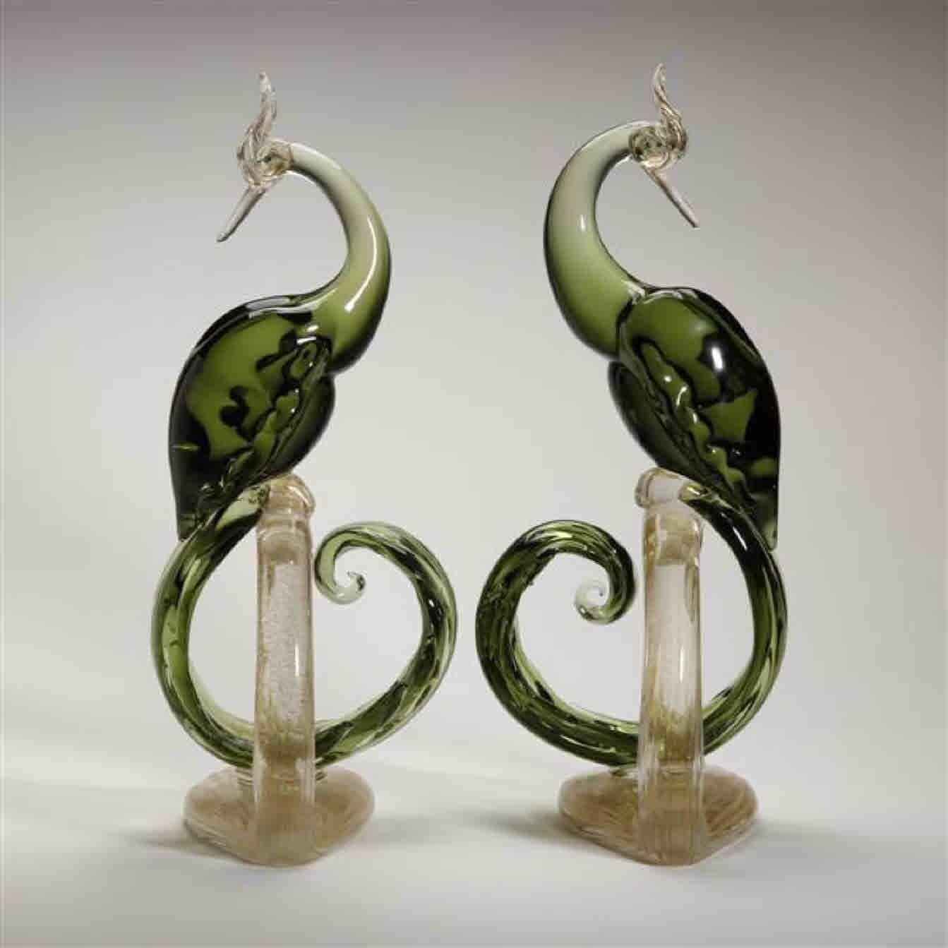 Rare Green Alfredo Barbini Murano Large pair of Sculptural birds In Excellent Condition For Sale In Keego Harbor, MI