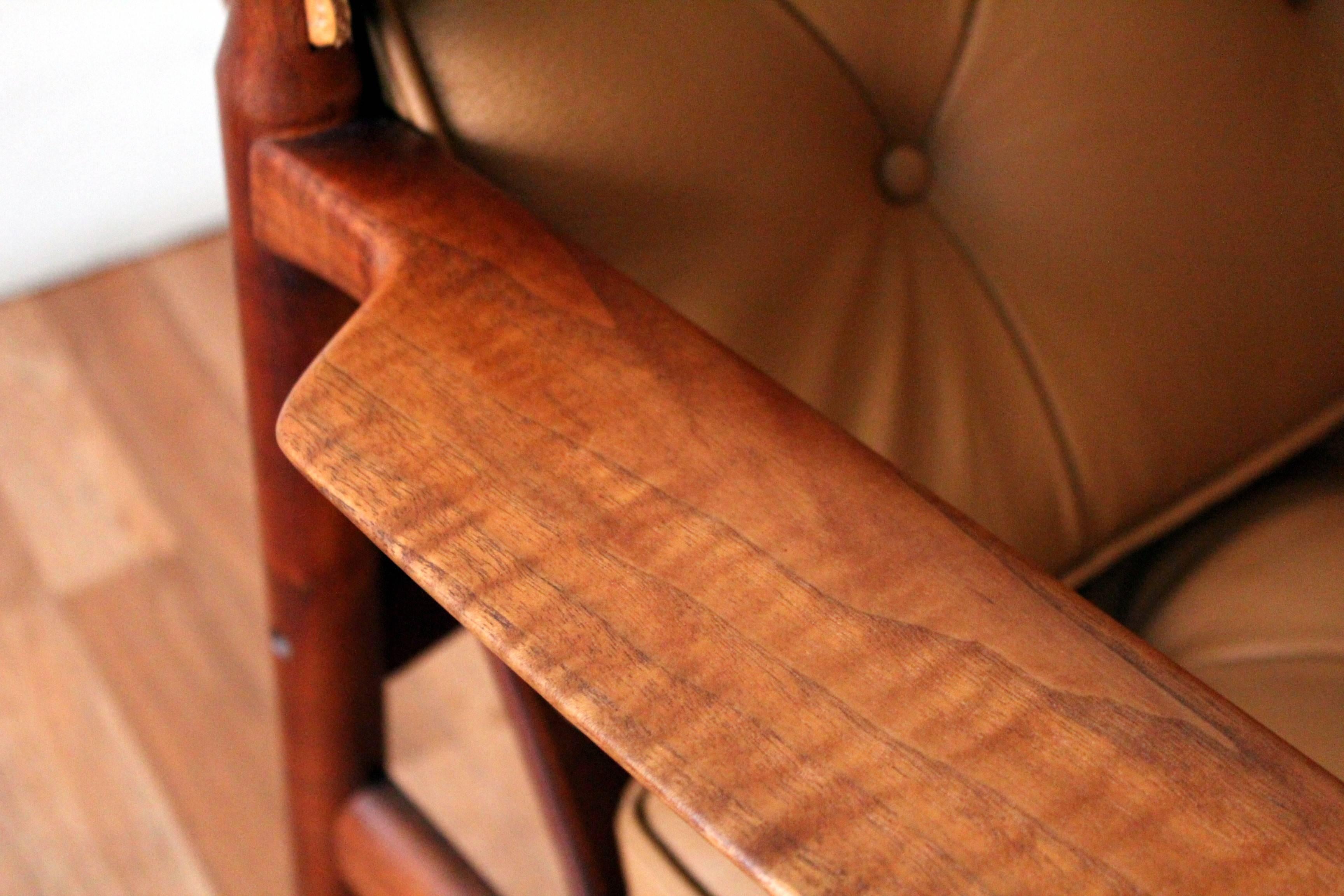 Rare Kofod Larsen Selig Solid Walnut Leather Lounge Chairs In Good Condition In Chicago, IL