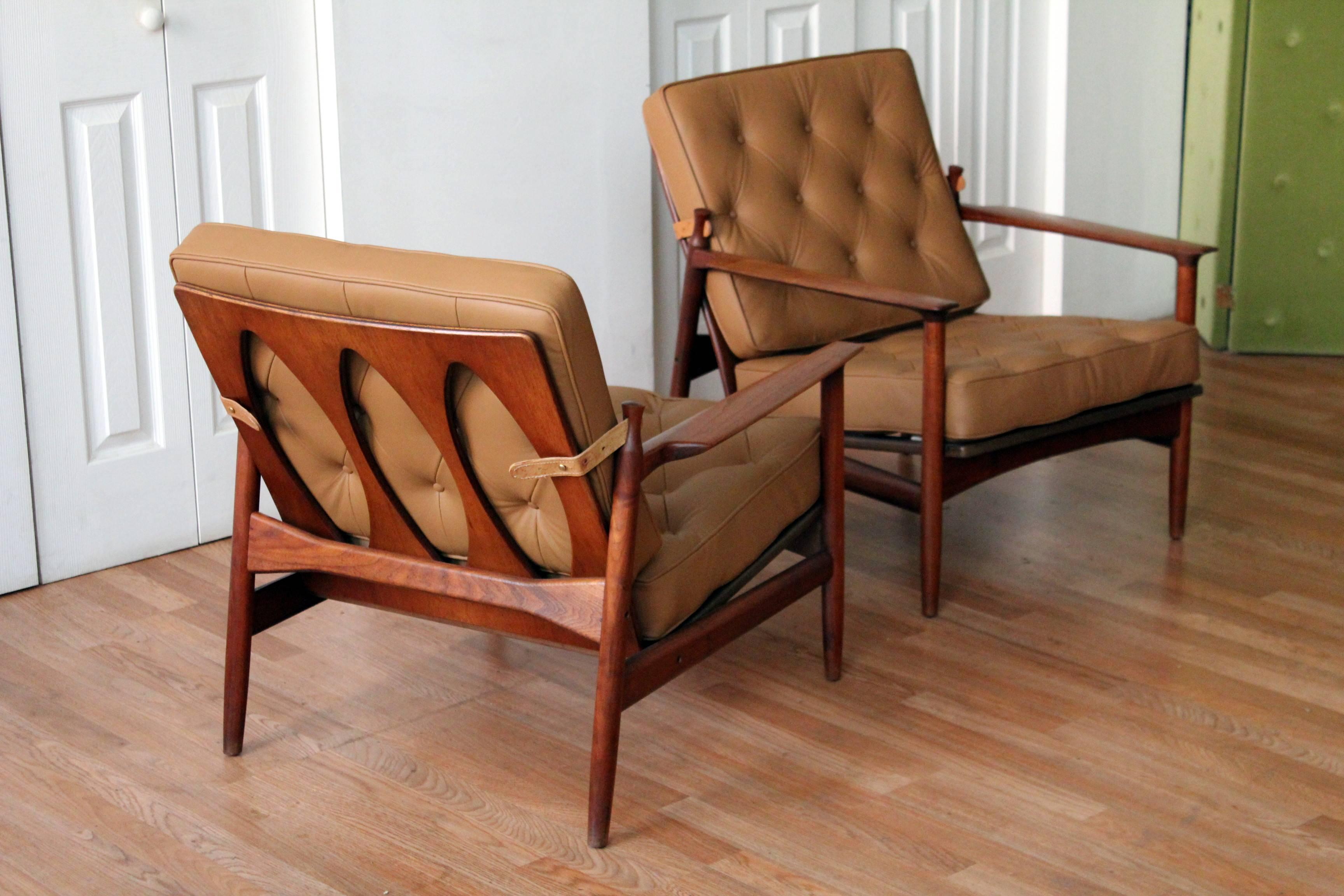 Rare Kofod Larsen Selig Solid Walnut Leather Lounge Chairs 2