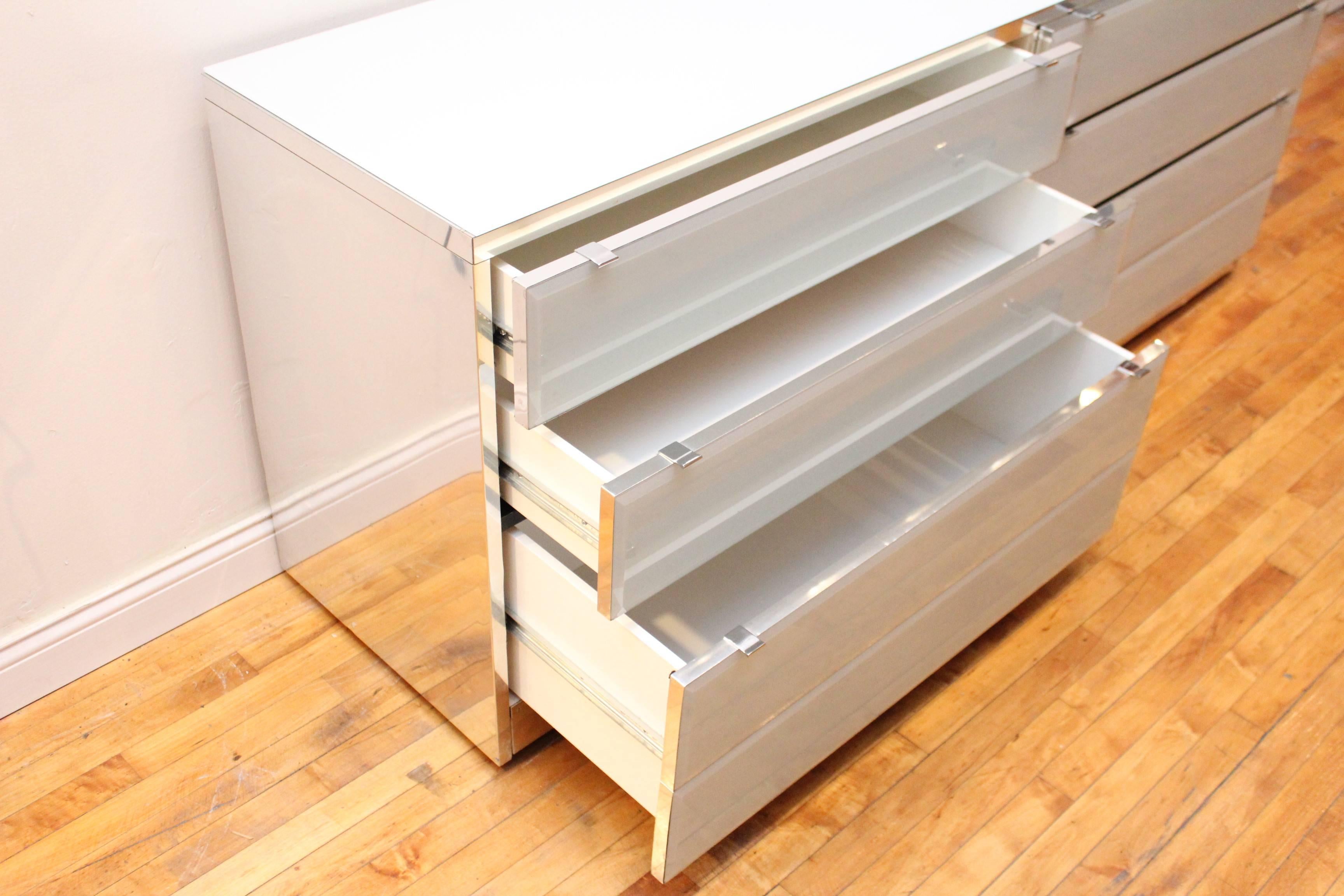 Six-Drawer Double Ello Chrome and Glass Dresser Drawers In Good Condition In Chicago, IL