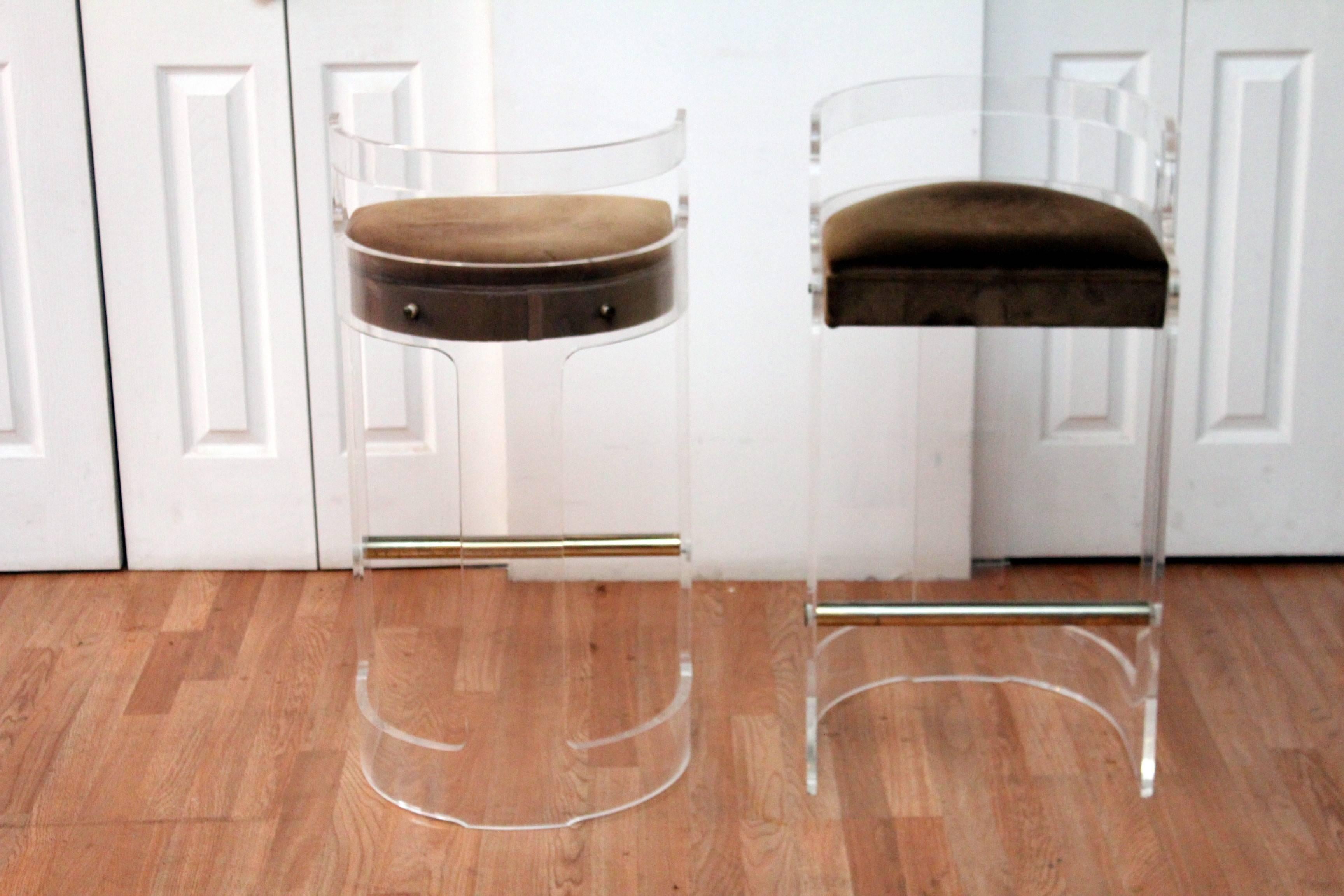 20th Century Pair of Hill Manufacturing Lucite Bar Stools with Lucite Bar