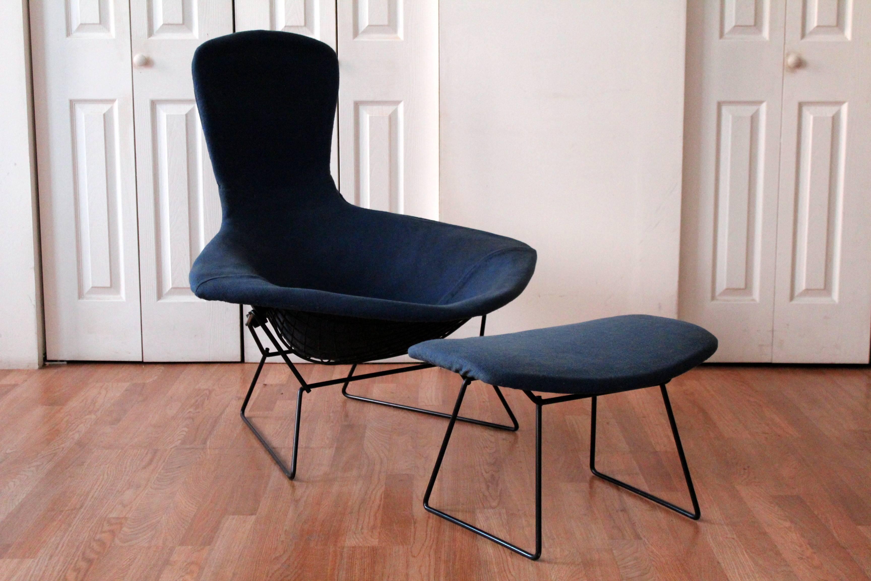 American Authentic Vintage Harry Bertoia for Knoll Bird Chairs and Ottoman