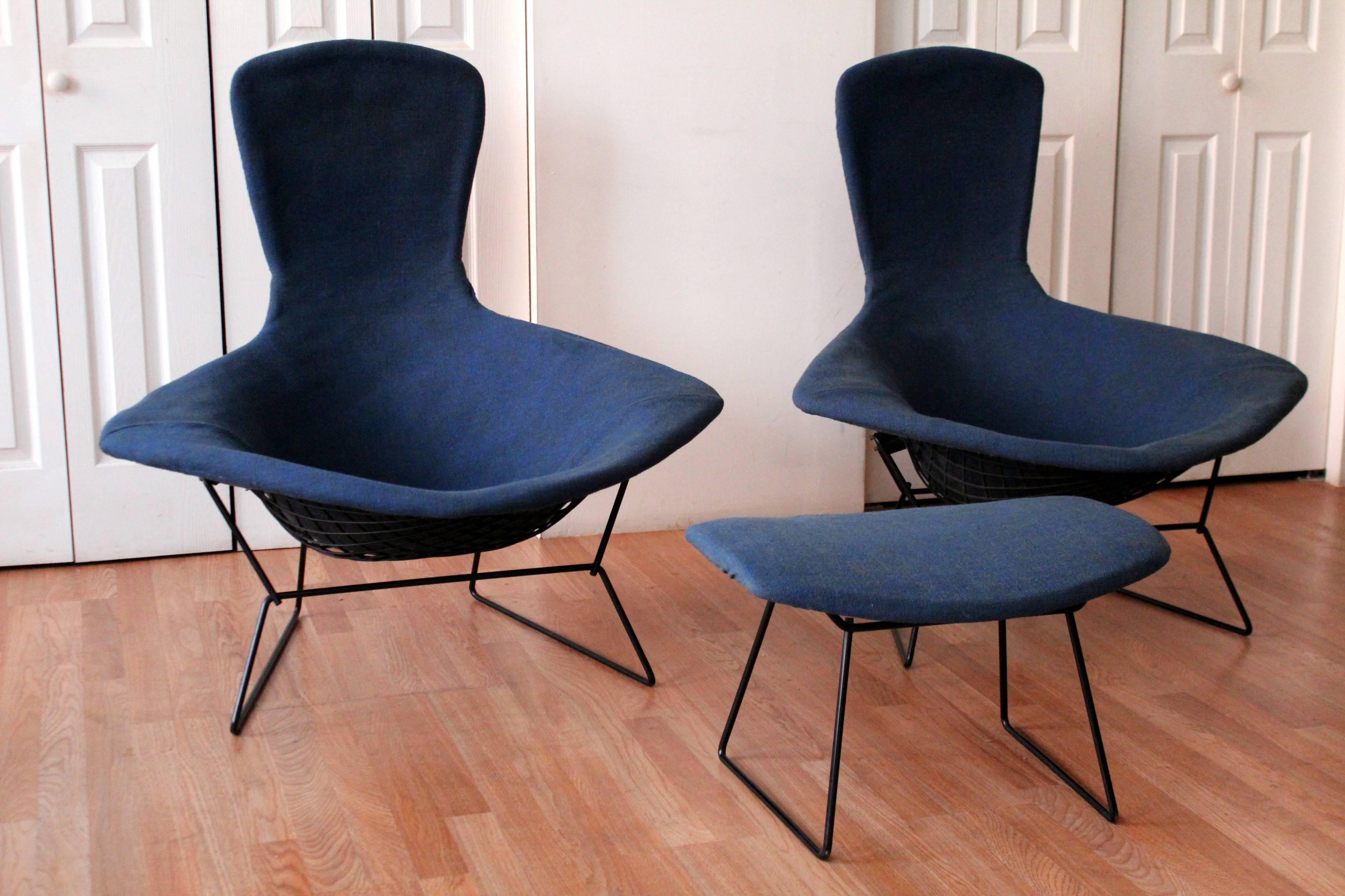 Authentic Vintage Harry Bertoia for Knoll Bird Chairs and Ottoman In Good Condition In Chicago, IL