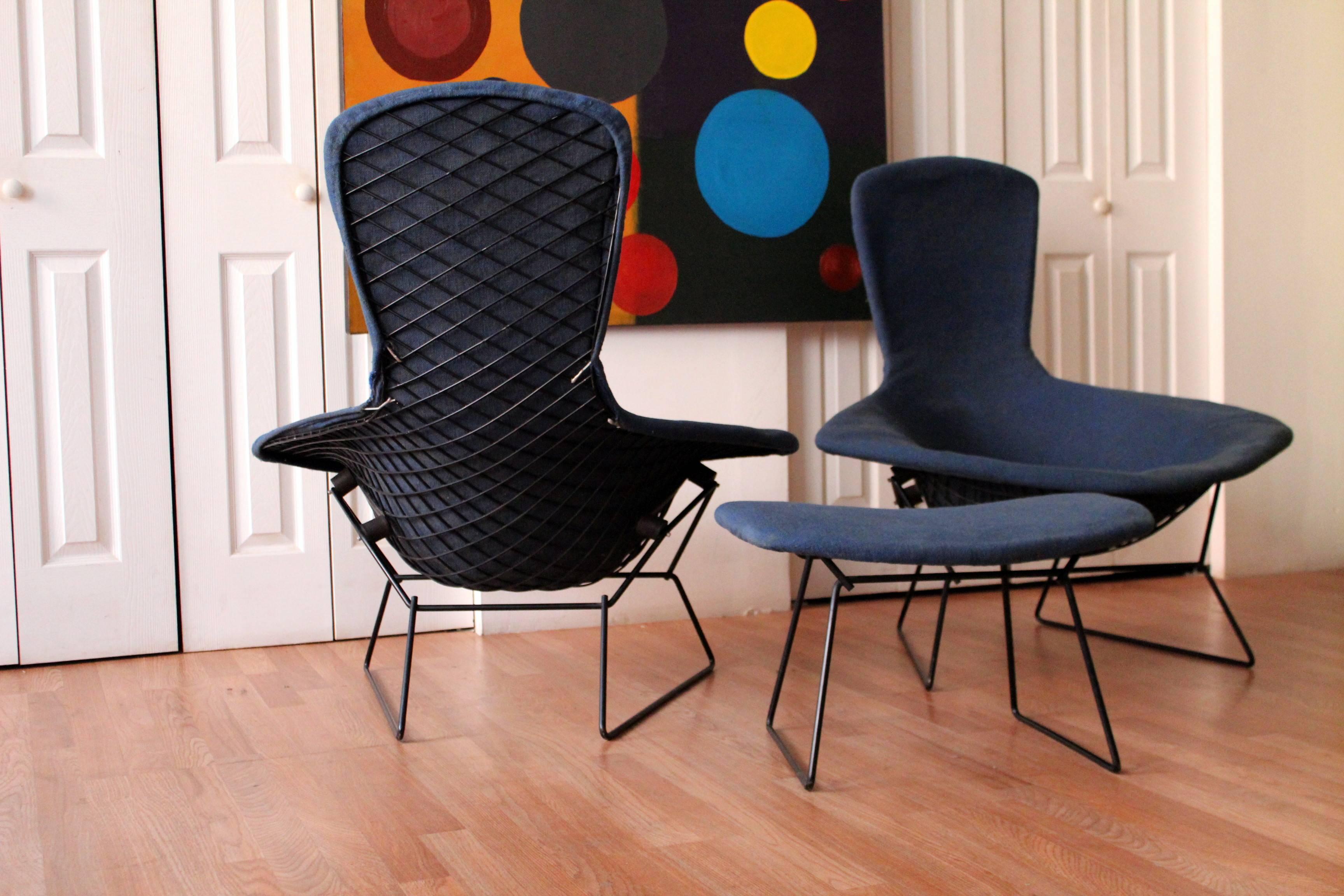 Mid-20th Century Authentic Vintage Harry Bertoia for Knoll Bird Chairs and Ottoman