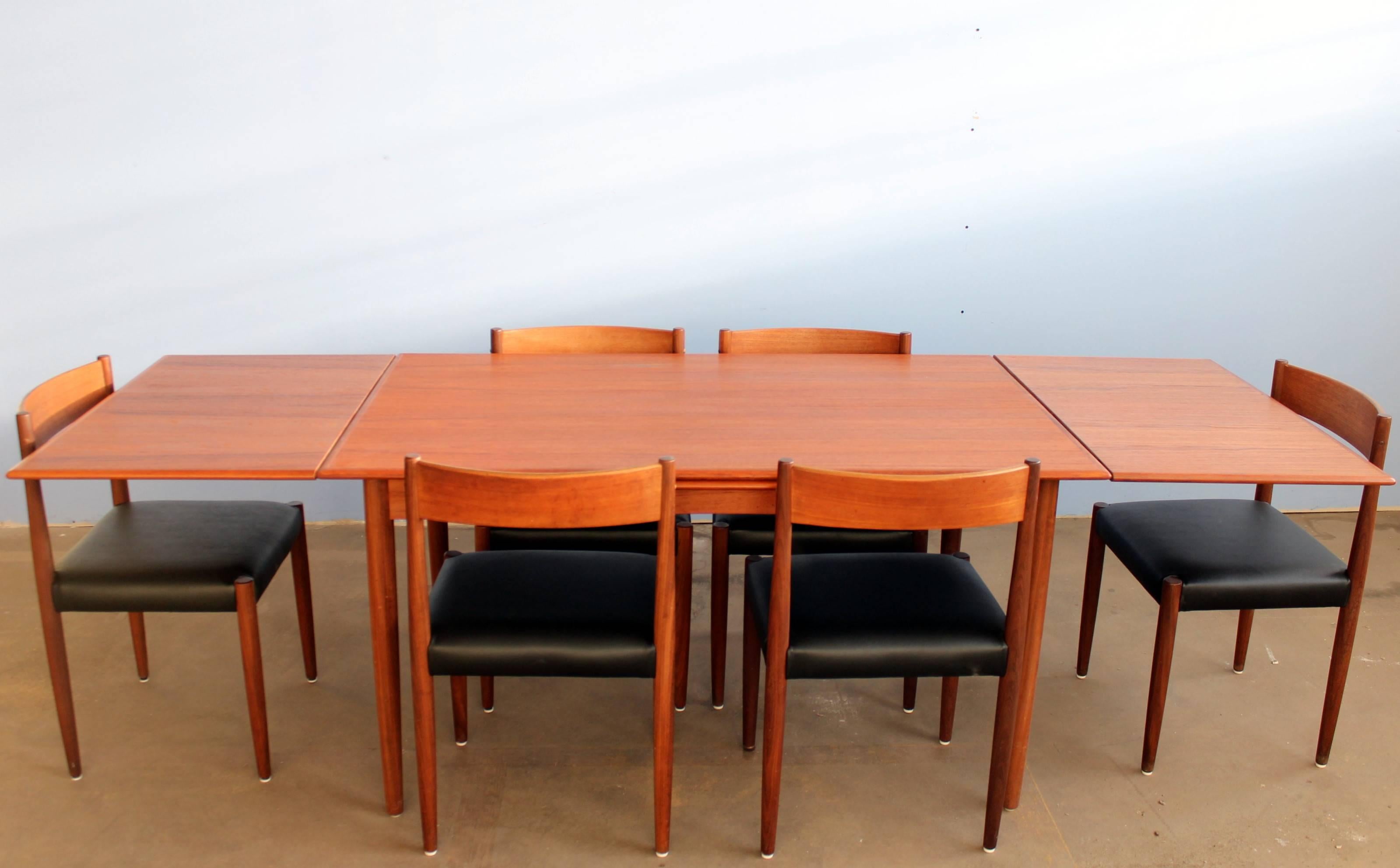 Poul Volther Chairs and Expansive Danish Teak Dining Table Set In Good Condition In Chicago, IL