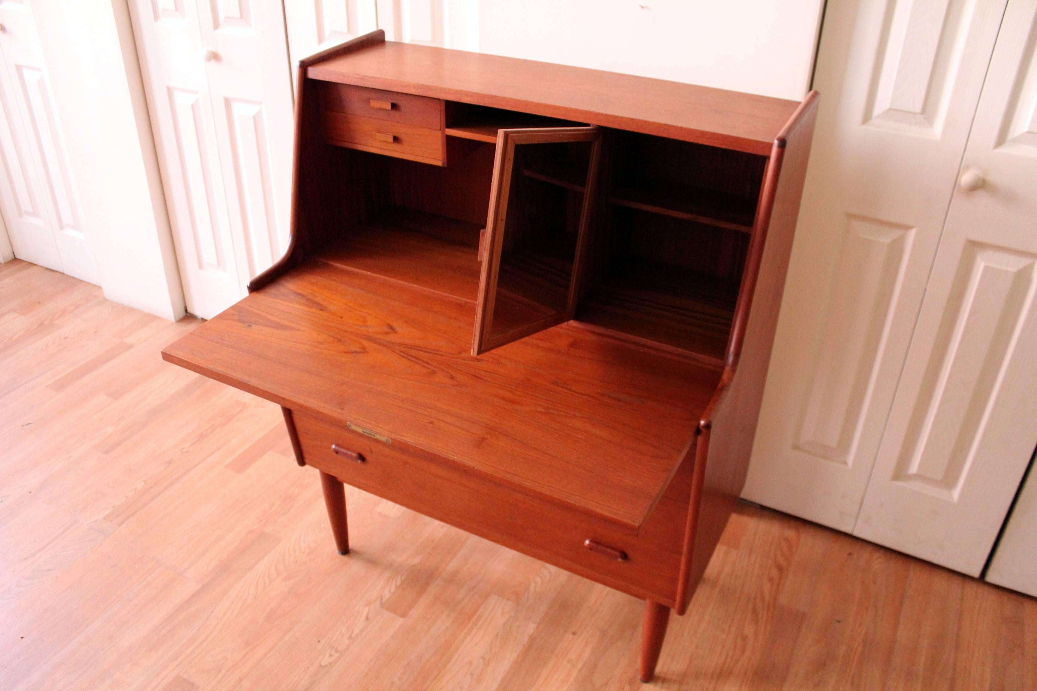 Danish Modern Teak Falster Drop Leaf Secretary Desk In Good Condition In Chicago, IL