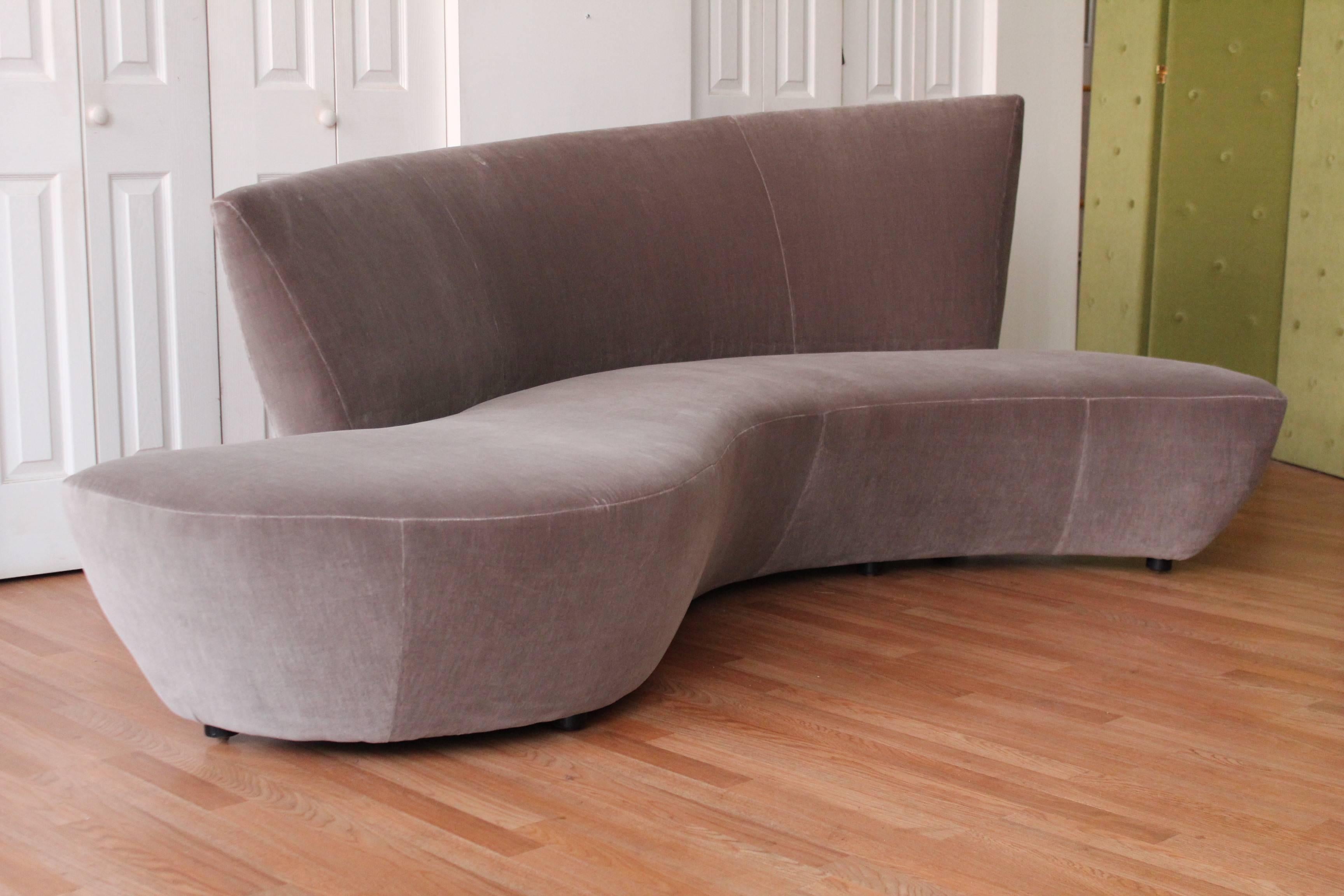 Vladimir Kagan Grey Velvet Bilboa Sofa In Good Condition In Chicago, IL