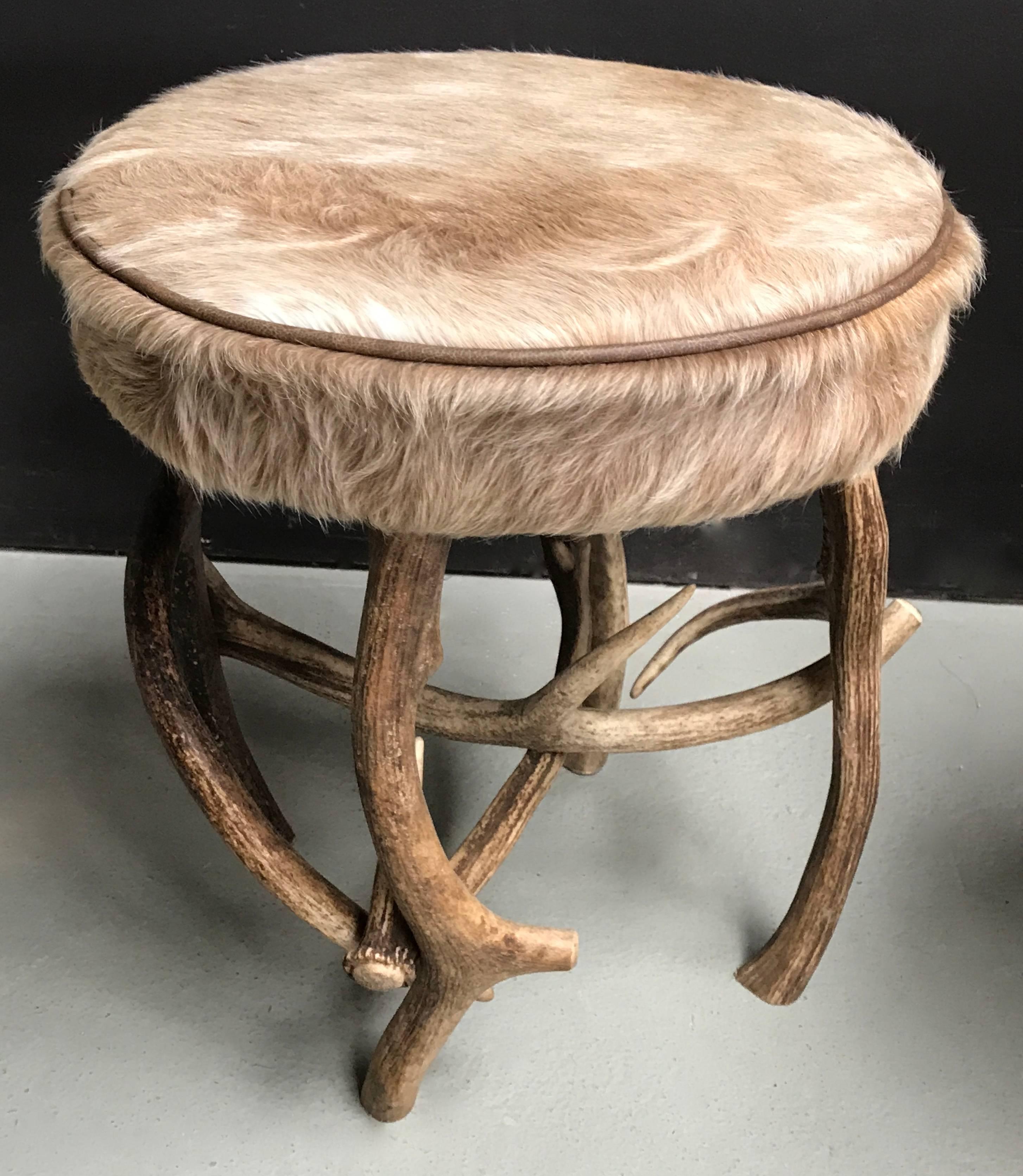 Pair of Antler Stools In Excellent Condition In Eindhoven, NL