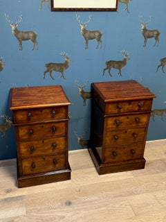 Set of 2 Victorian night stands