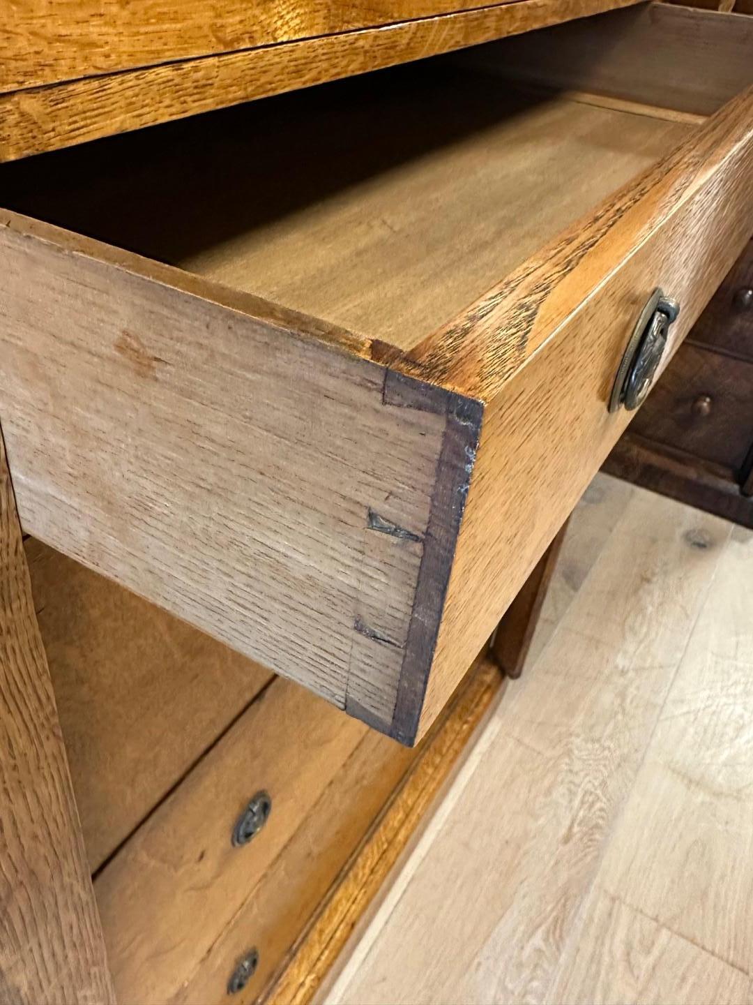 Commode ancienne Wellington en vente 2