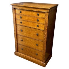 Commodes and Chests of Drawers