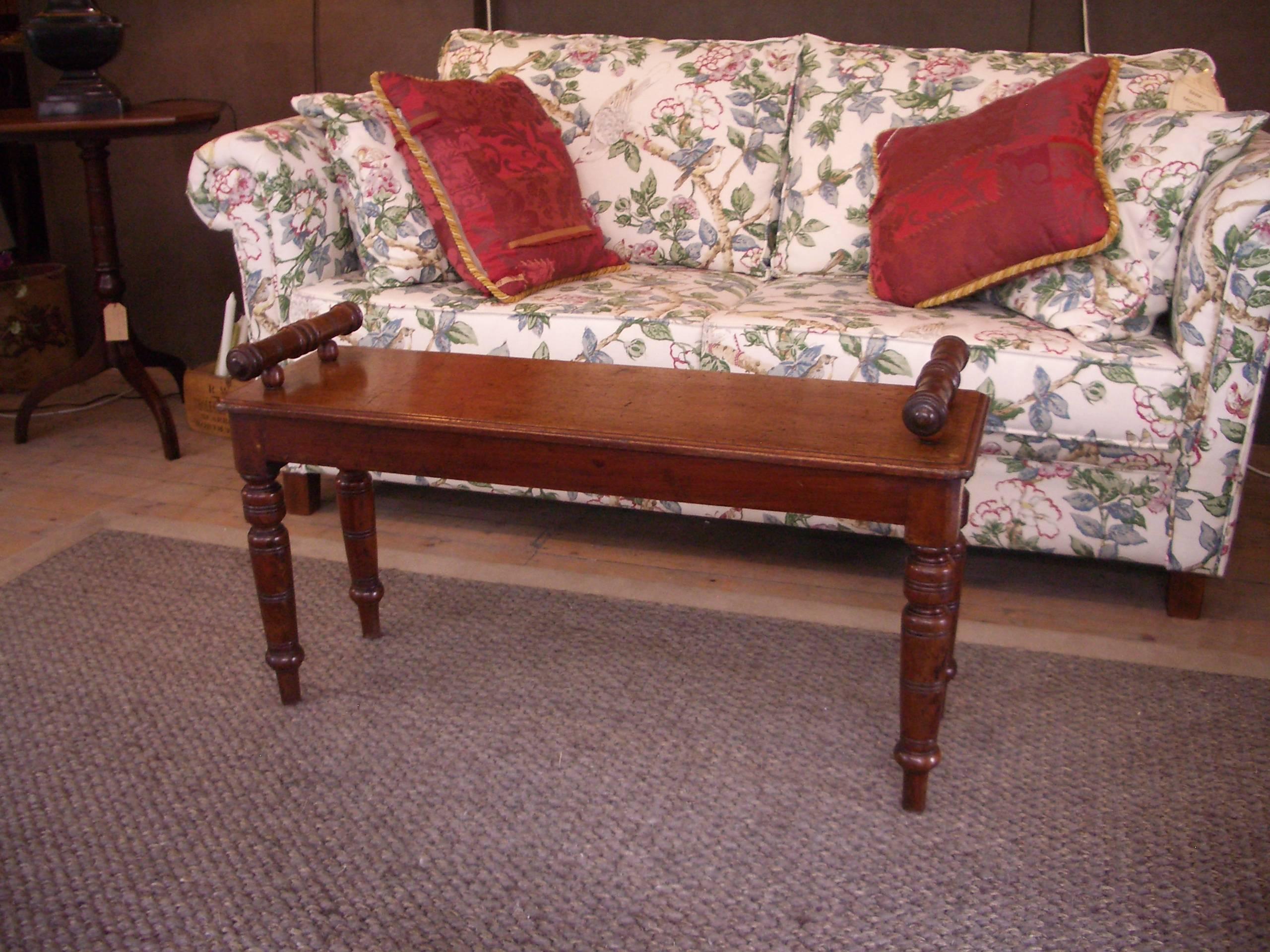 Nice and completely original mahogany window seat in good condition. Wonderful patina.