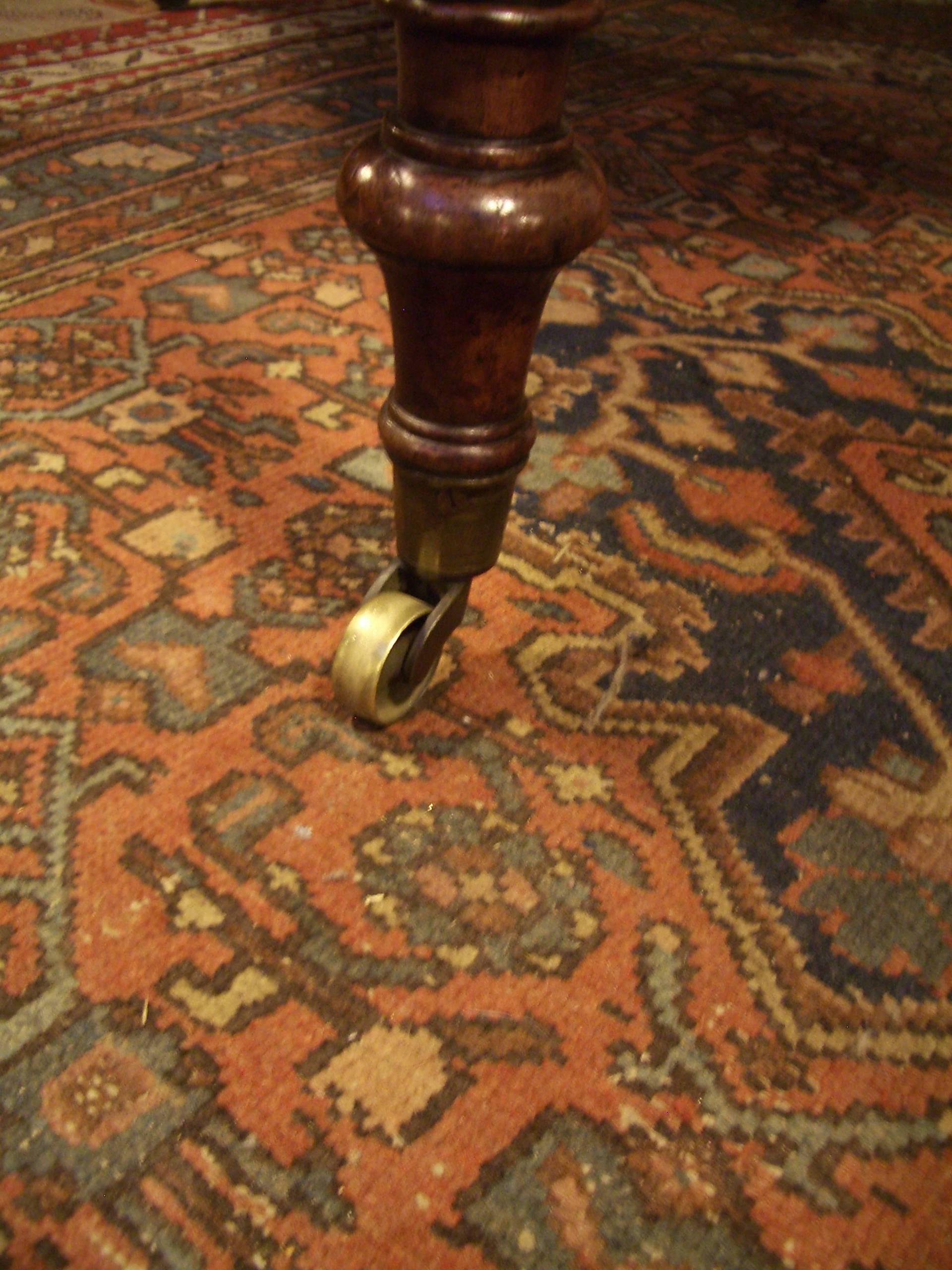 Wood Early 19th Century Regency Cuba Mahogany Dining Table