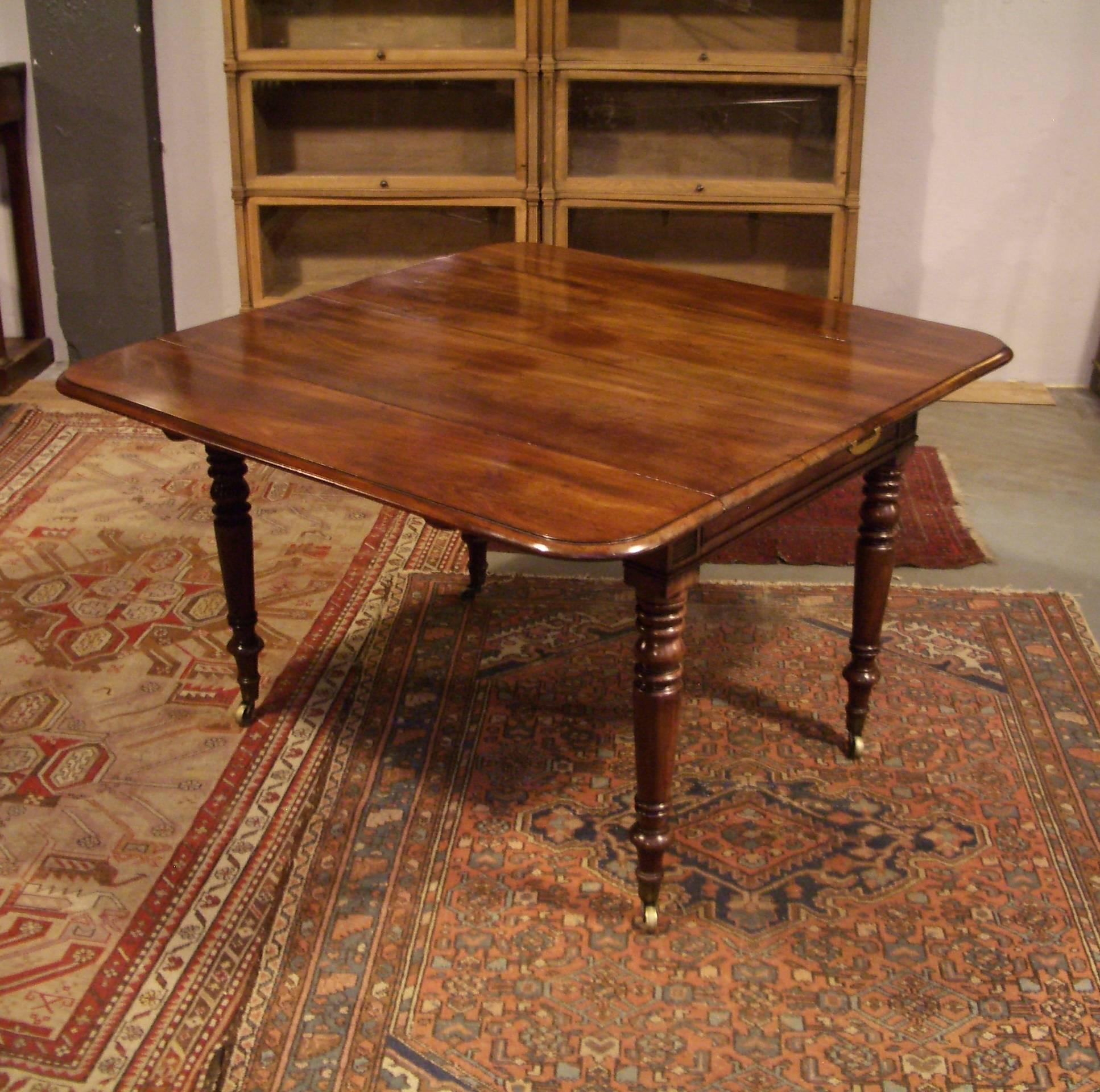 Early 19th Century Regency Cuba Mahogany Dining Table 3