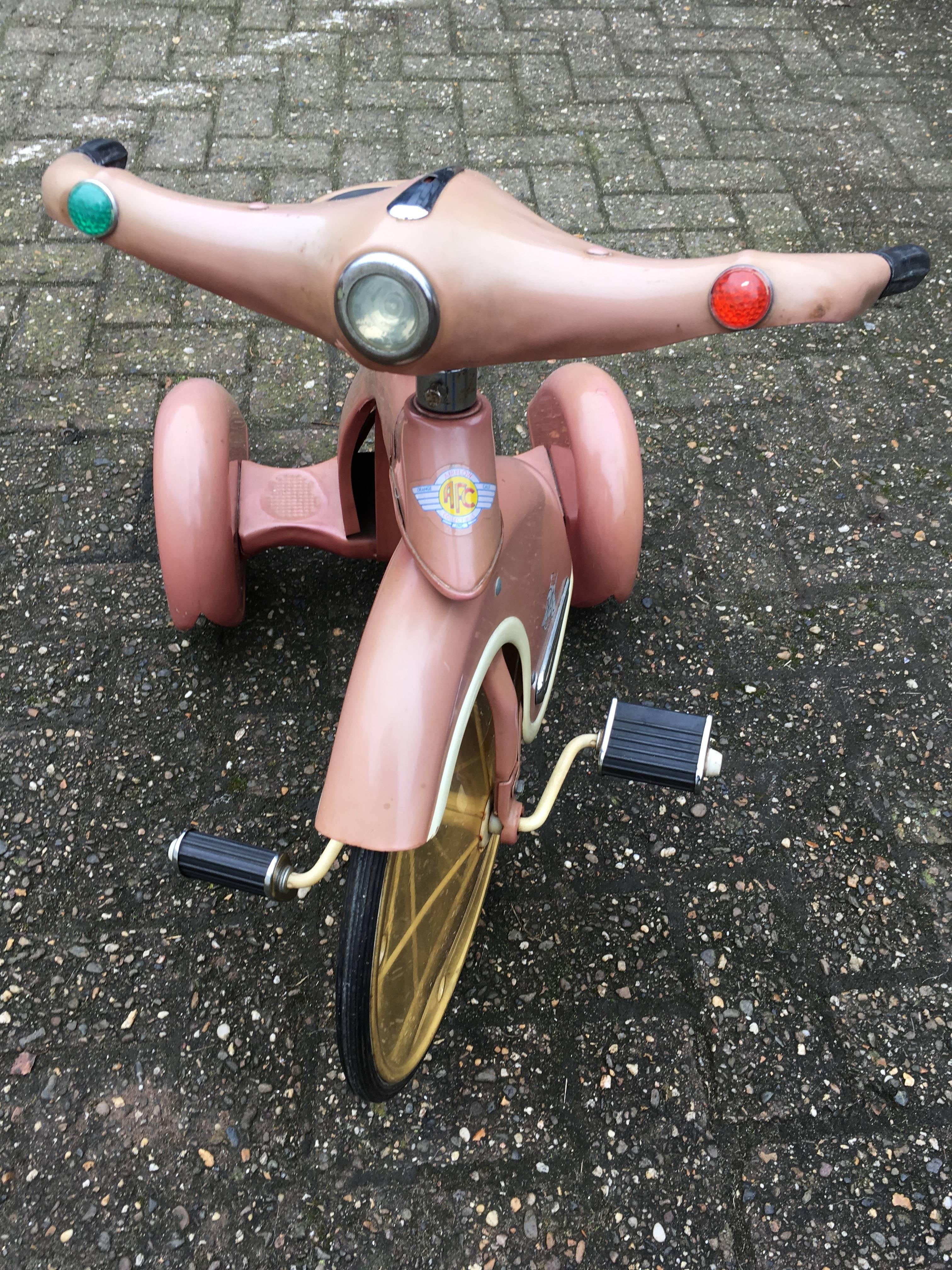 Vintage tricycle in good condition model sky-king airflow.