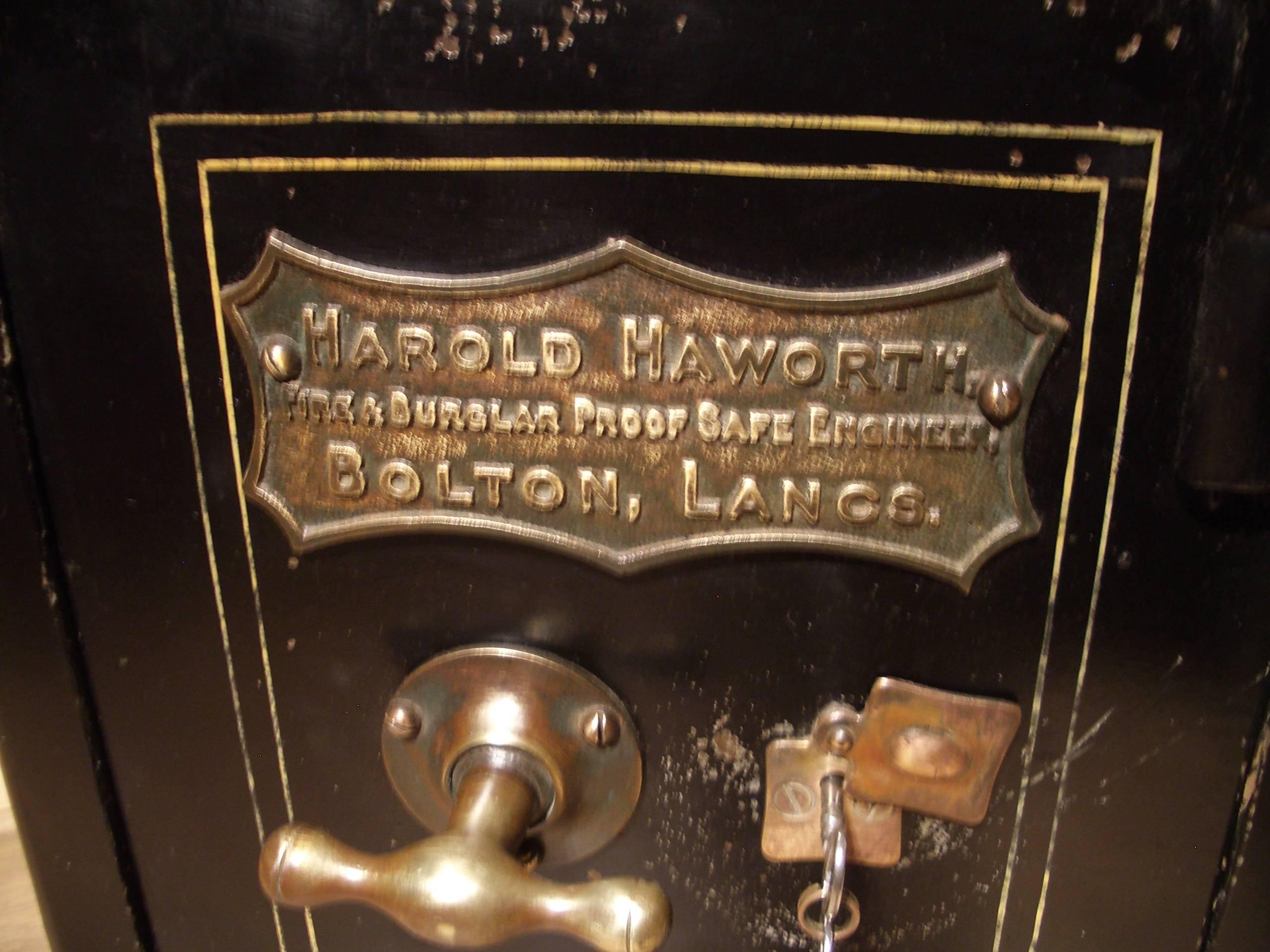 Beautiful little antique safe in completely original condition. Both locks in working condition and with the original keys. Fire and burglar proof. Small size safes are rare, especially in this state
Maker: Harold Haworth
Bolton, Lancashire,