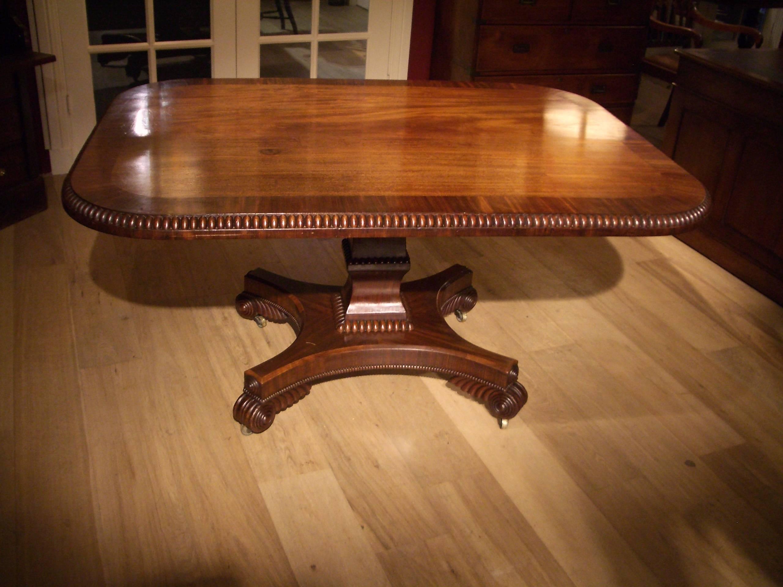 19th Century Fine Quality William IV Tilt-Top Dining Table In Excellent Condition In Eindhoven, NL