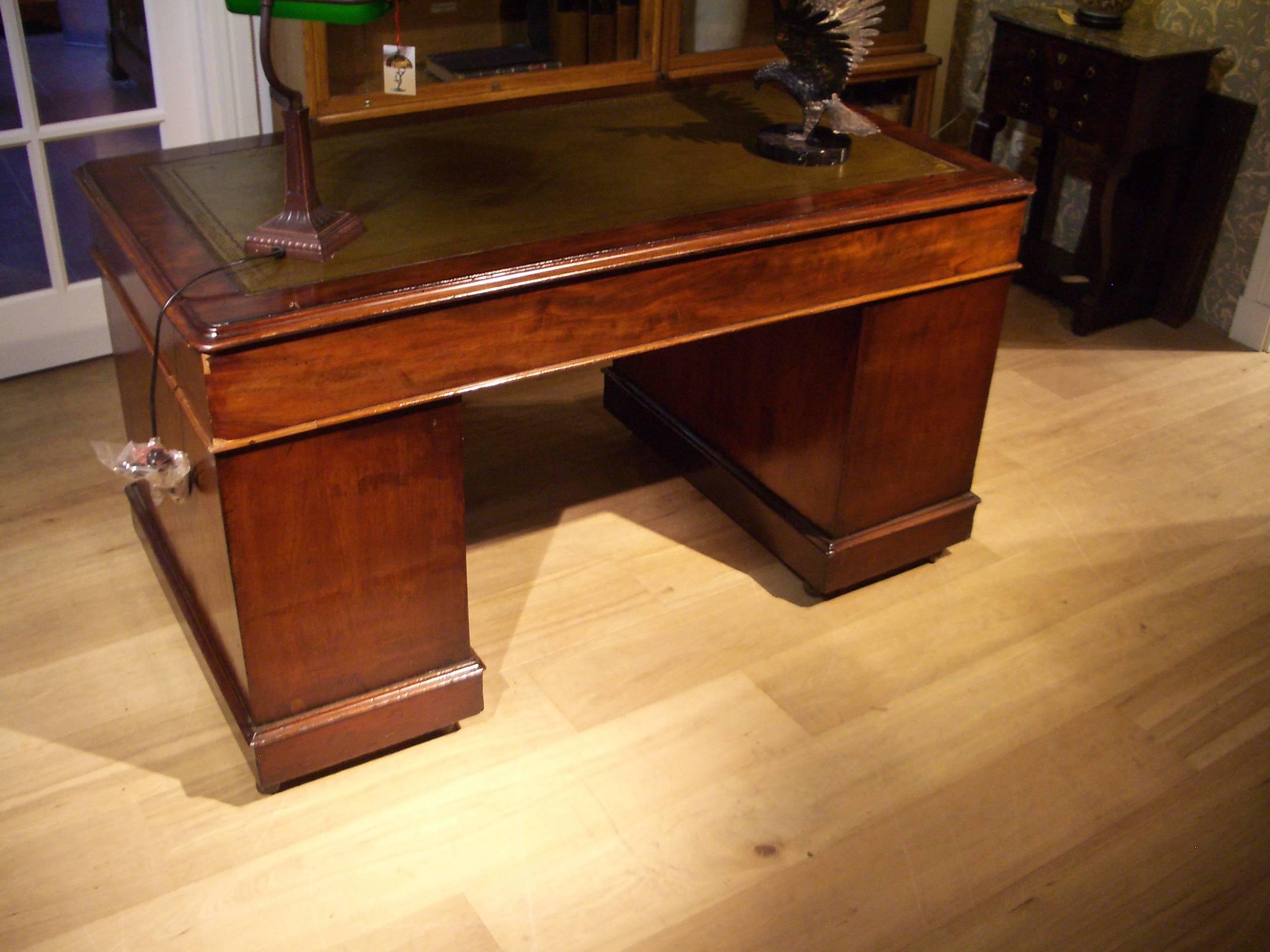 19th Century Mahogany Victorian Desk 3