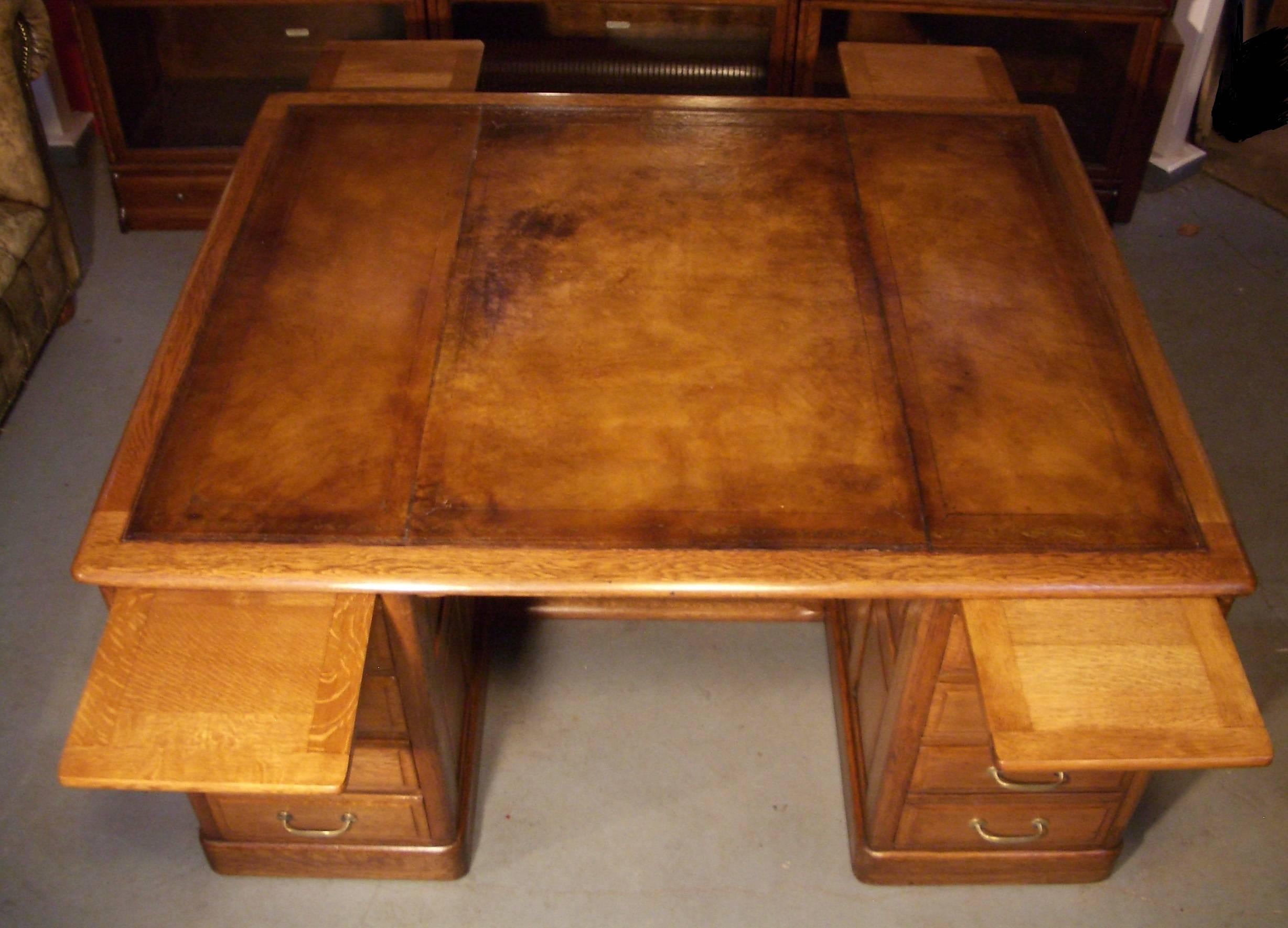 British 19th Century Antique Oak Partners Desk with Leather Top