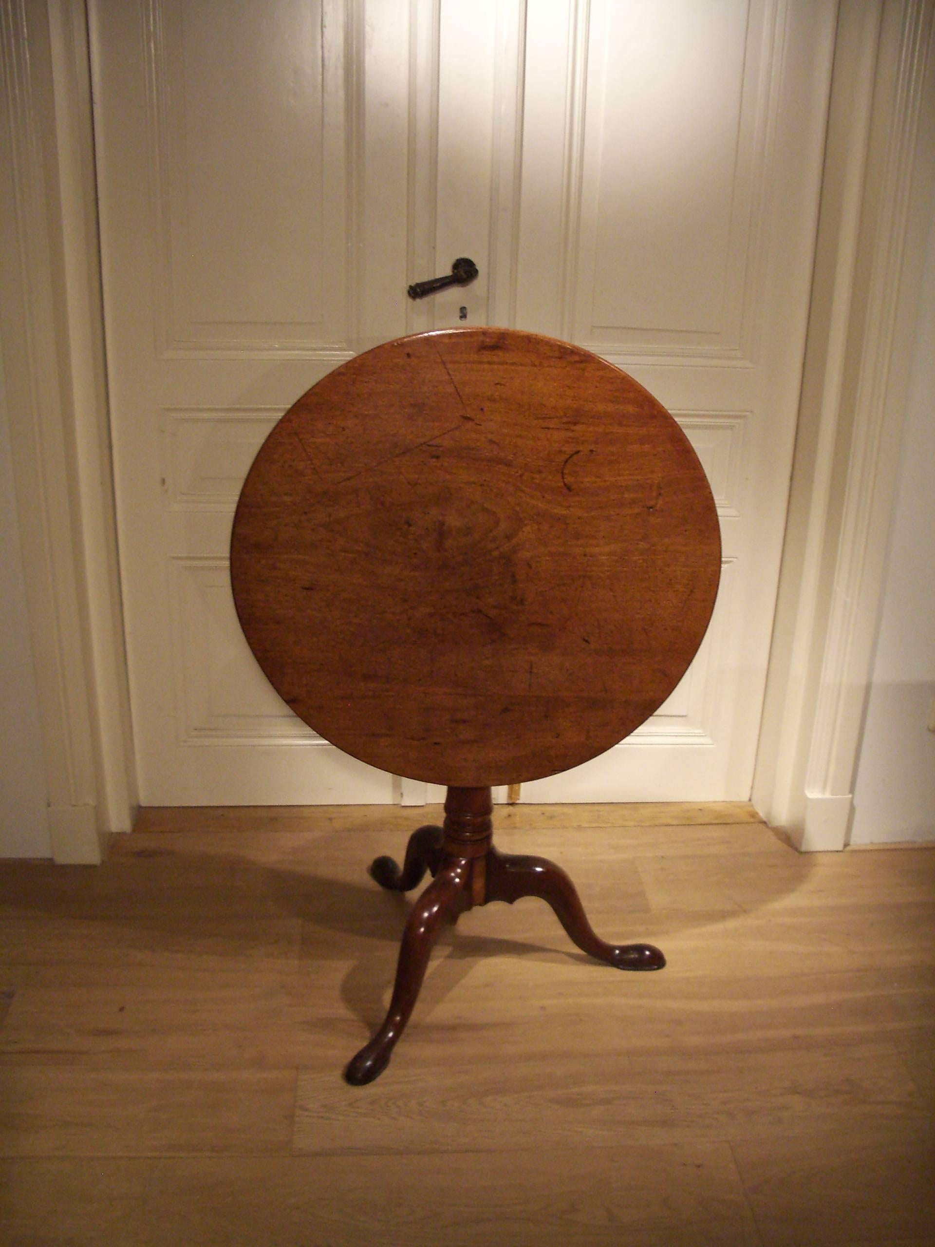 Early 19th Century Mahogany Tilt-Top Table