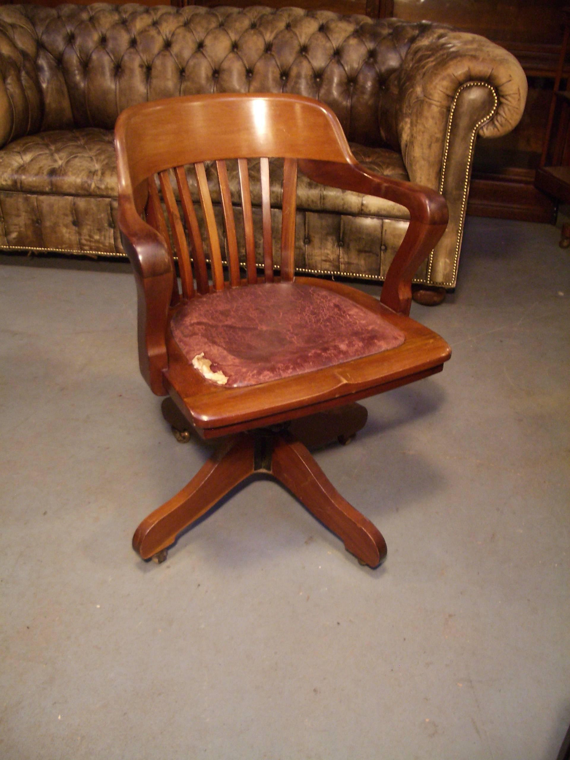 Beautiful antique mahogany office chair in perfect condition. The seat is adjustable in height and also has an adjustable swing mechanism. Seat will completely be renewed incl. Interior, and leather of choice. Very stable system. Still equipped with