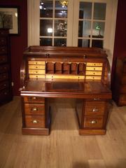 Very Good Quality Cylinder Desk in Mahogany