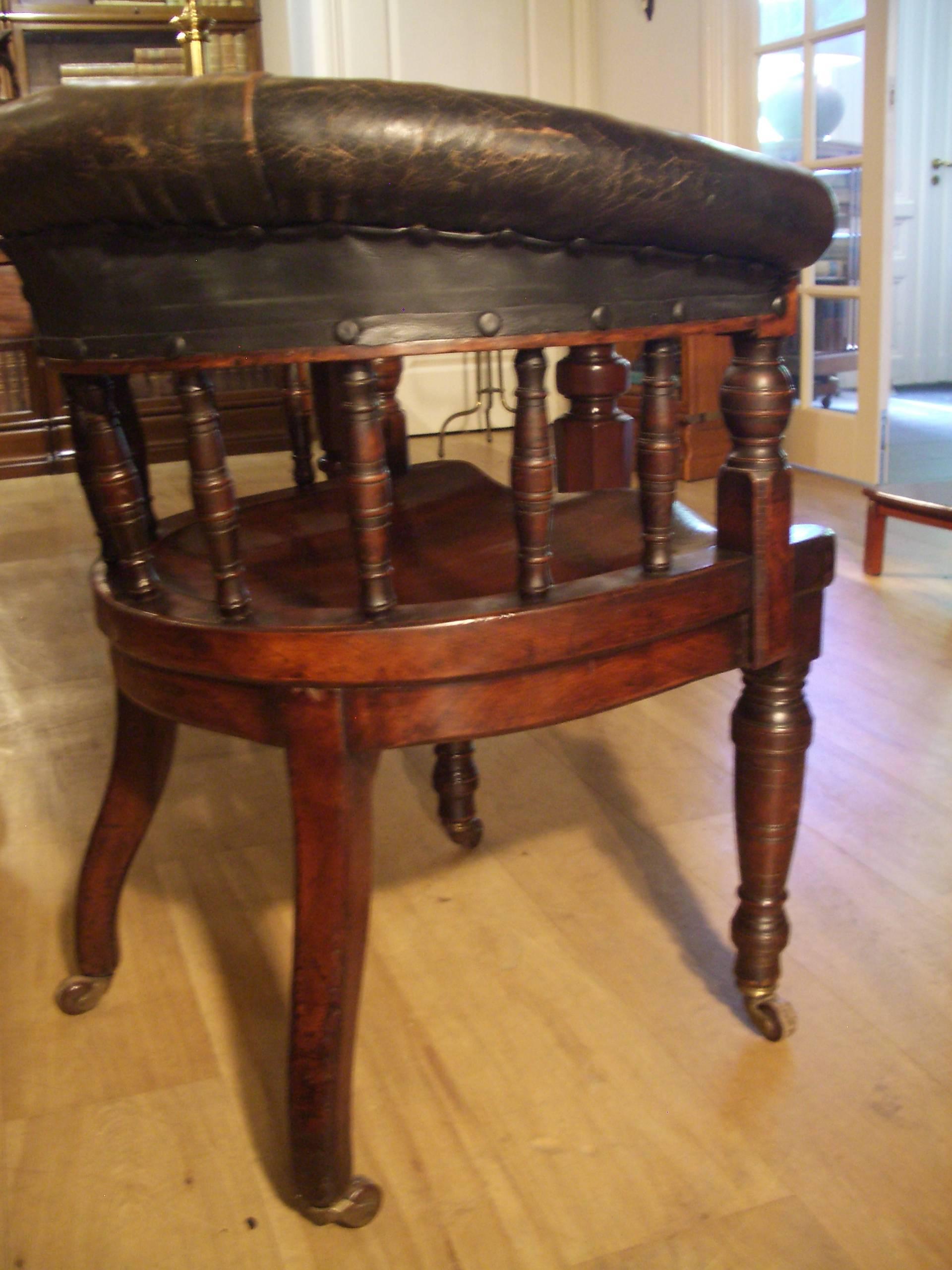 Beautiful Mahogany Desk Chair with Leather Upholstery 3