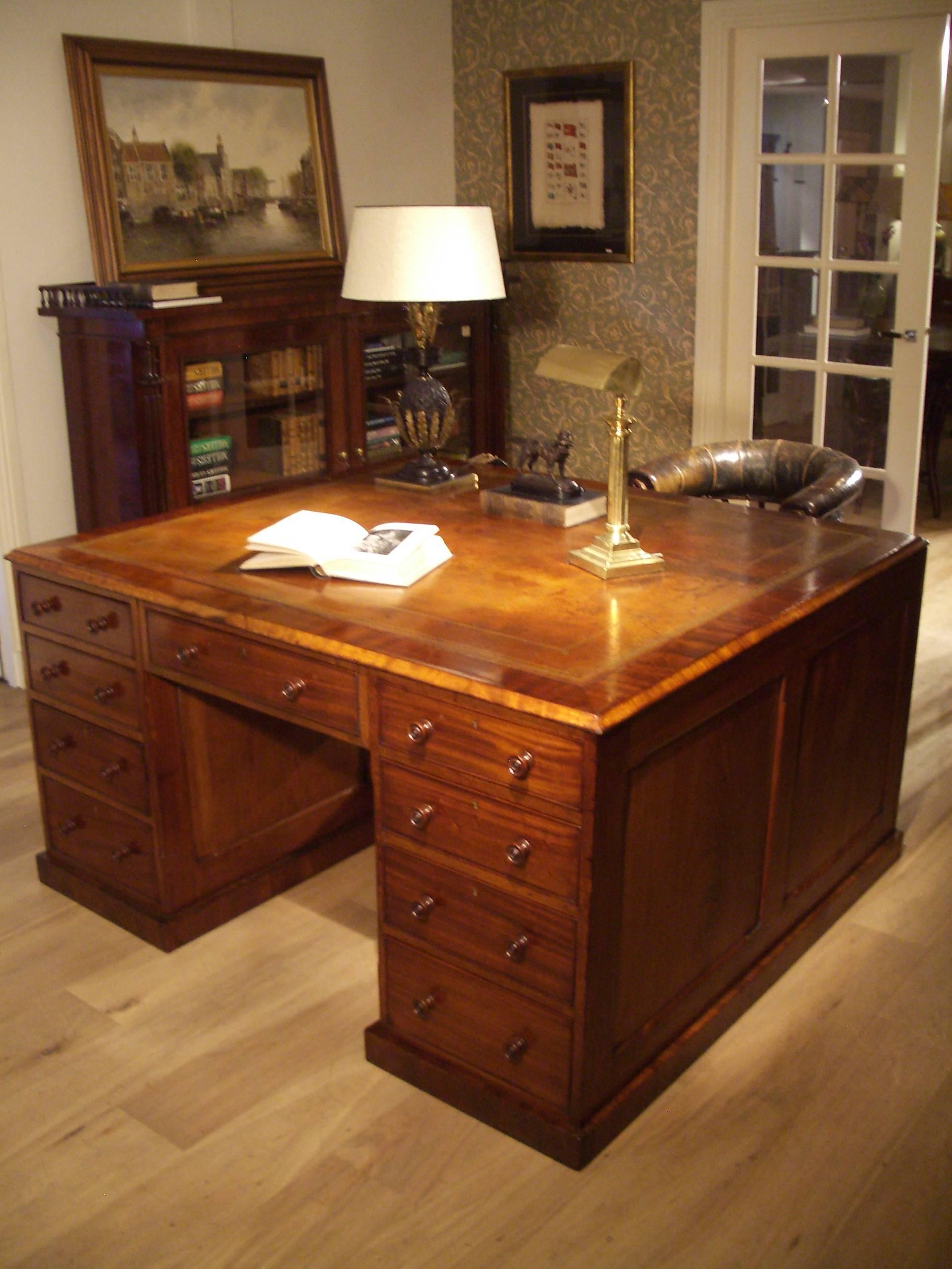 19th Century Regency Mahogany 18-Drawer Partners Desk 1