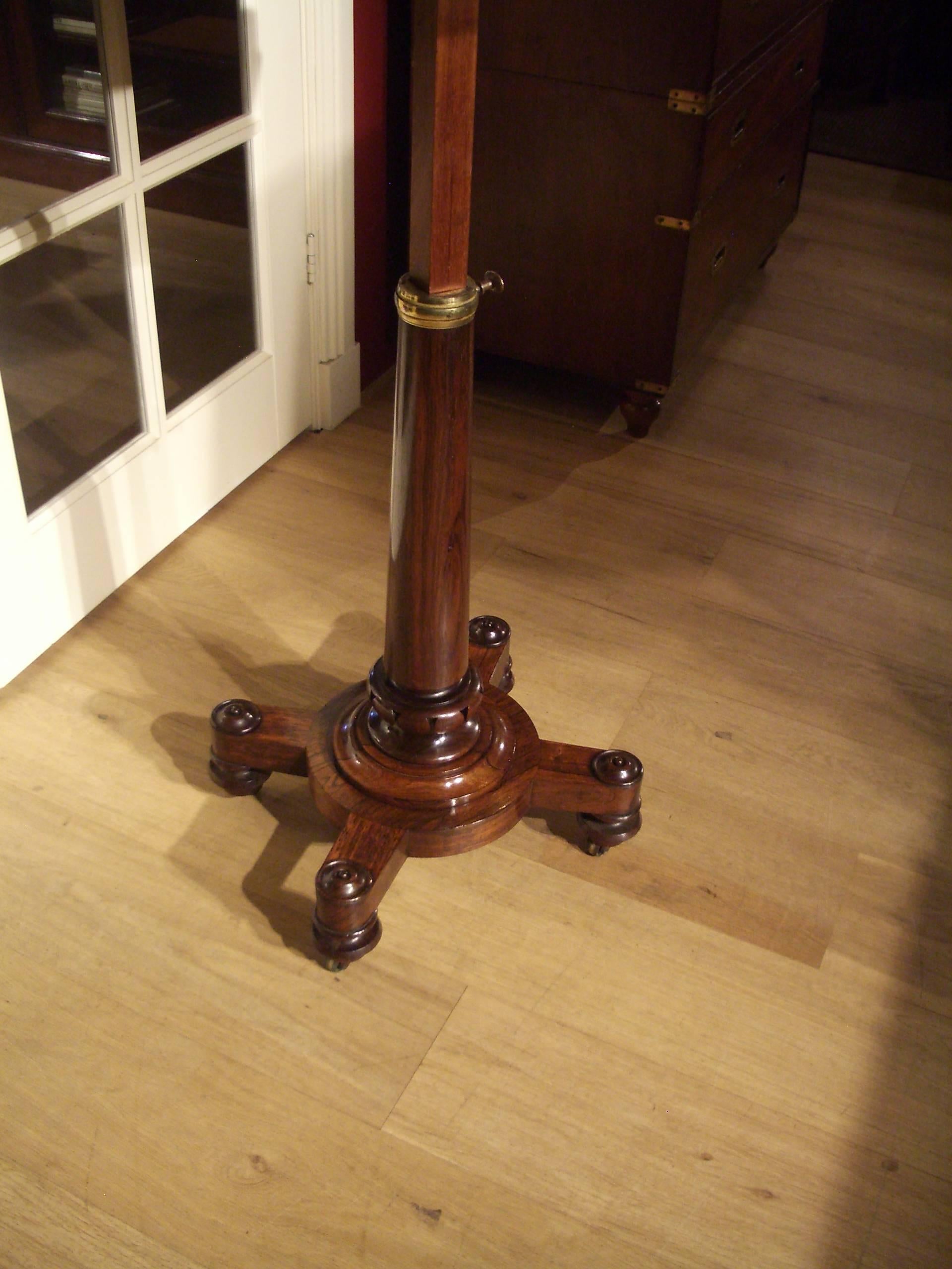 Beautiful antique rosewood wood reading stand / book stand / music stand height adjustable, also the corner of the blade adjustable. Completely in perfect and original condition. Beautiful warm color. Also to be used as a side table. A beautiful