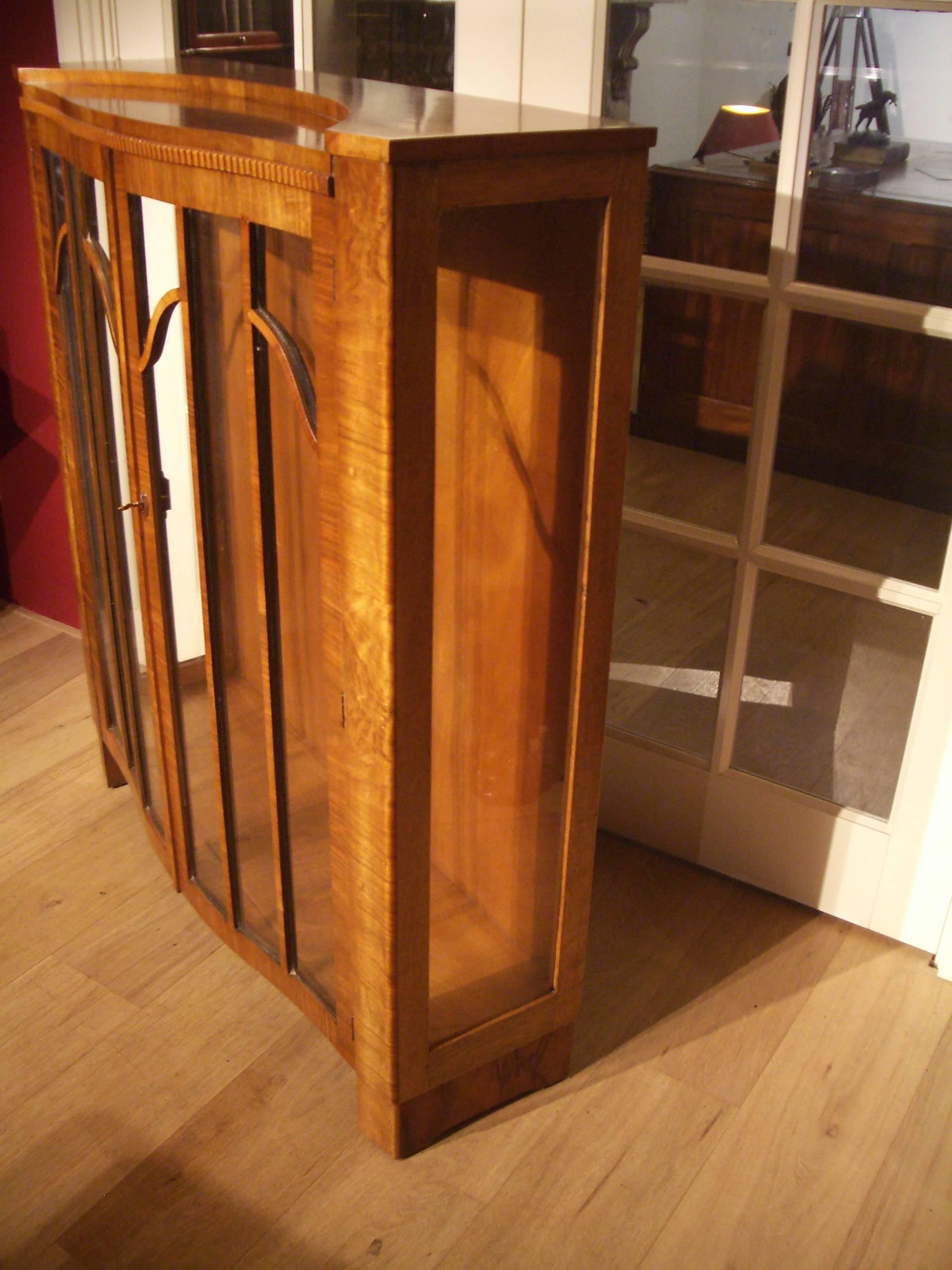 Original Art Deco Display Cabinet 1