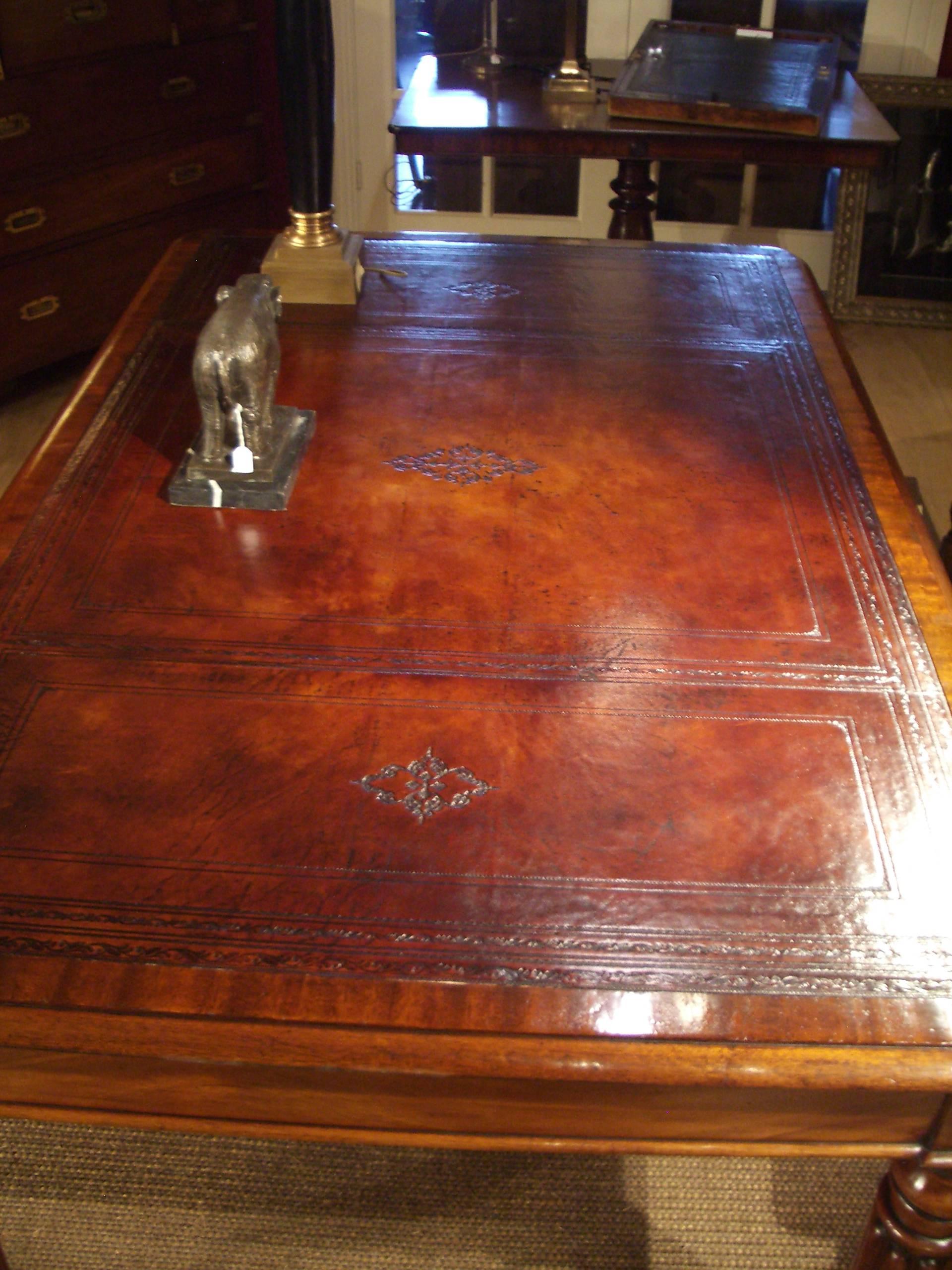 Mid-19th Century 19th Century William IV Mahogany Double-Sided Partner's Library Writing Table