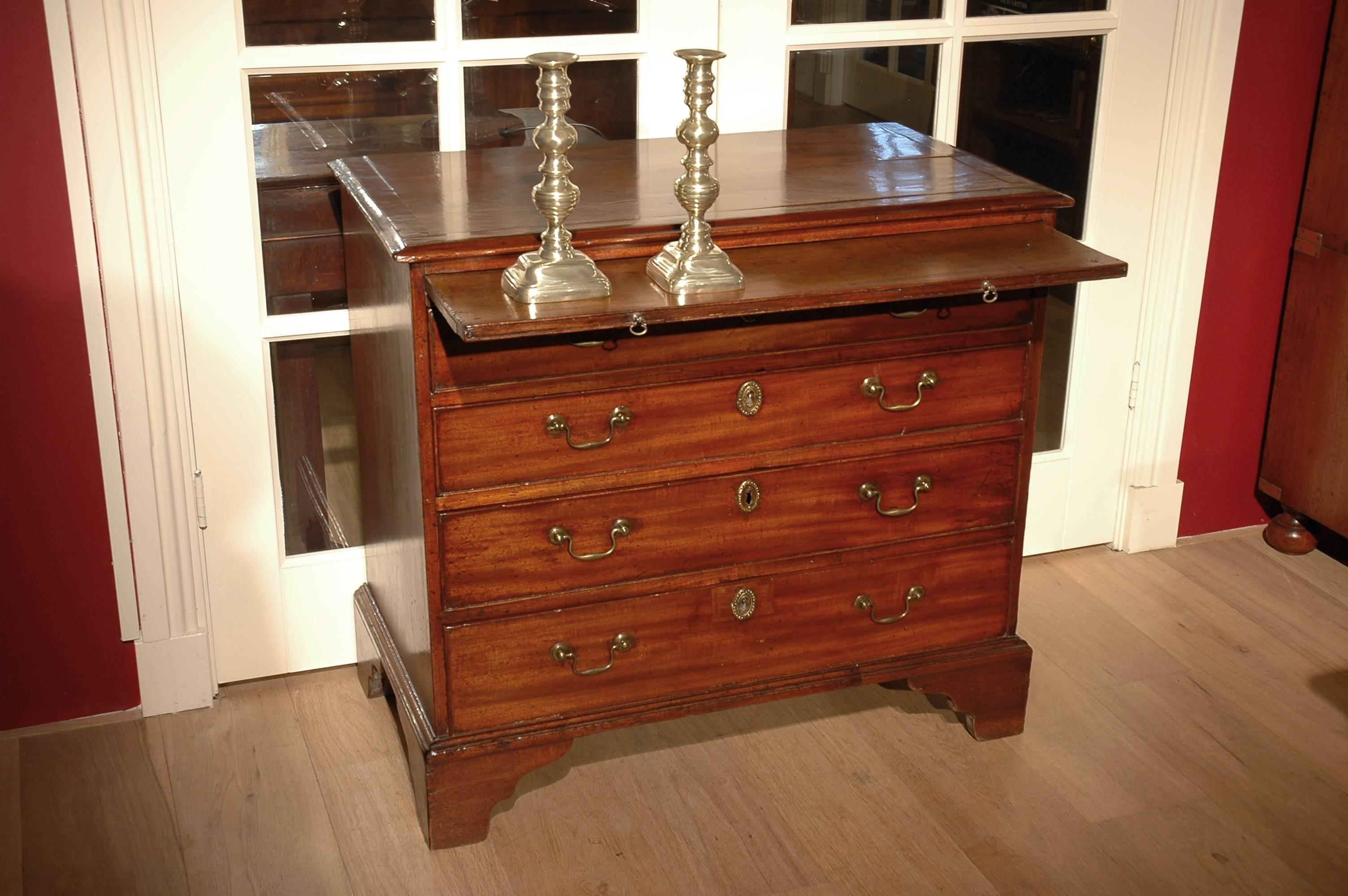 Georgian 18th Century Gorgeous Small Mahogany Bachelor Chest of Drawers
