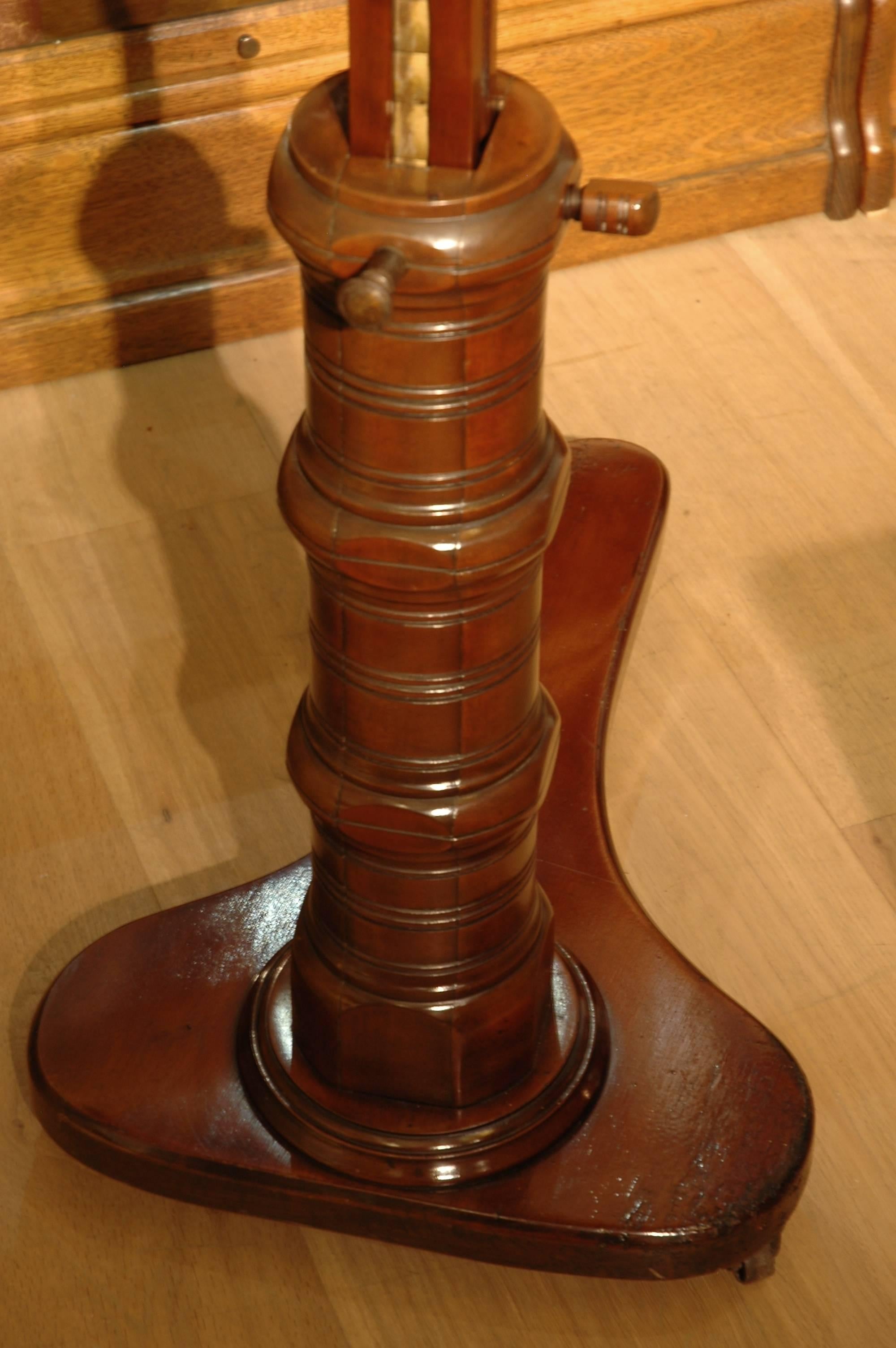 Mahogany Reading Table or Book Stand In Excellent Condition In Eindhoven, NL