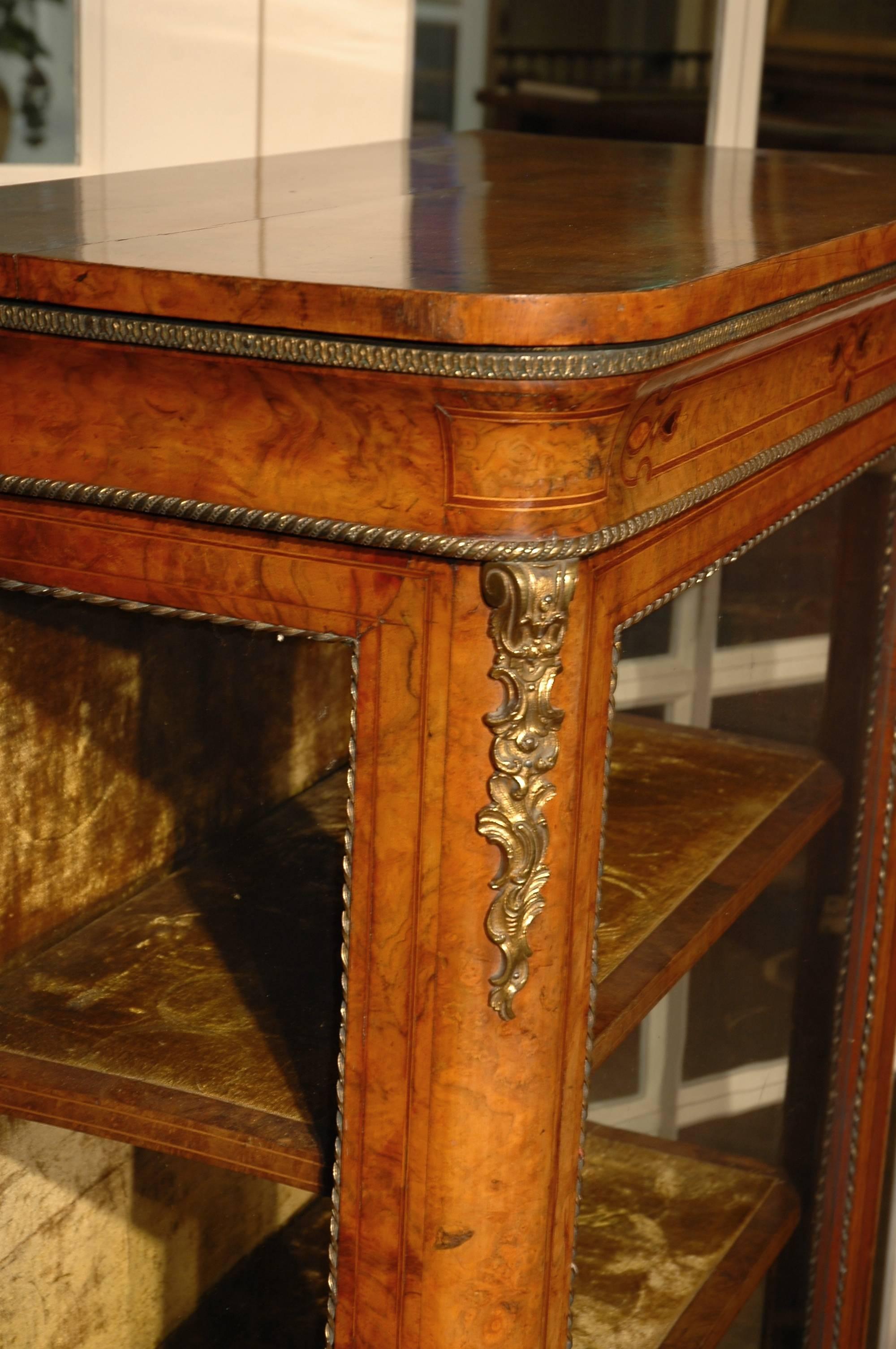 19th Century Victorian Burr Walnut and Marquetry Pier / Dispaly Cabinet In Excellent Condition In Eindhoven, NL