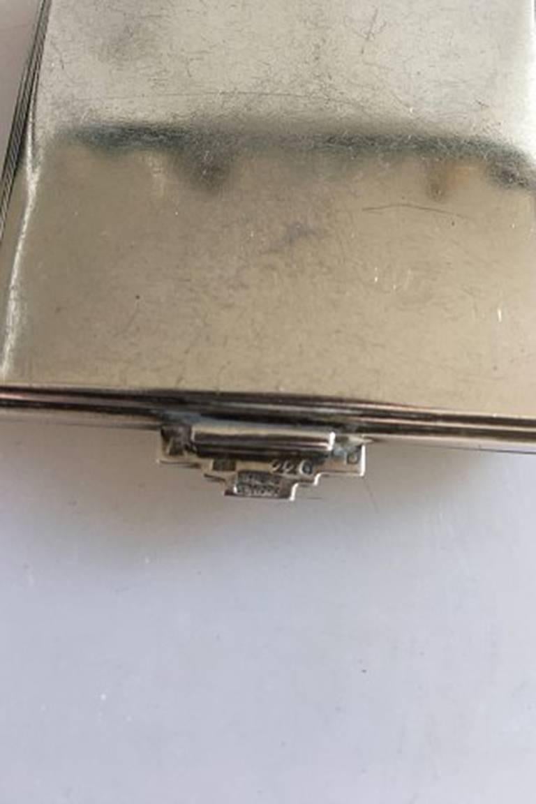 Georg Jensen sterling silver powder or mirror compact #226D from 1933-1944. Measures 5.7cm x 6.2 cm and is in good condition.