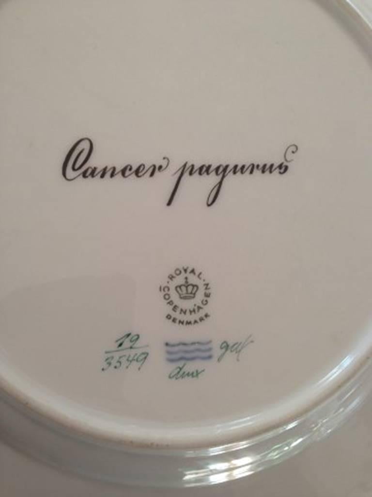 Royal Copenhagen Flora Danica fish plates #19/3549 with a crab. Measures: 25 cm / 9 27/32 inches. Latin name: Cancer Pagurus. Perfect condition.
