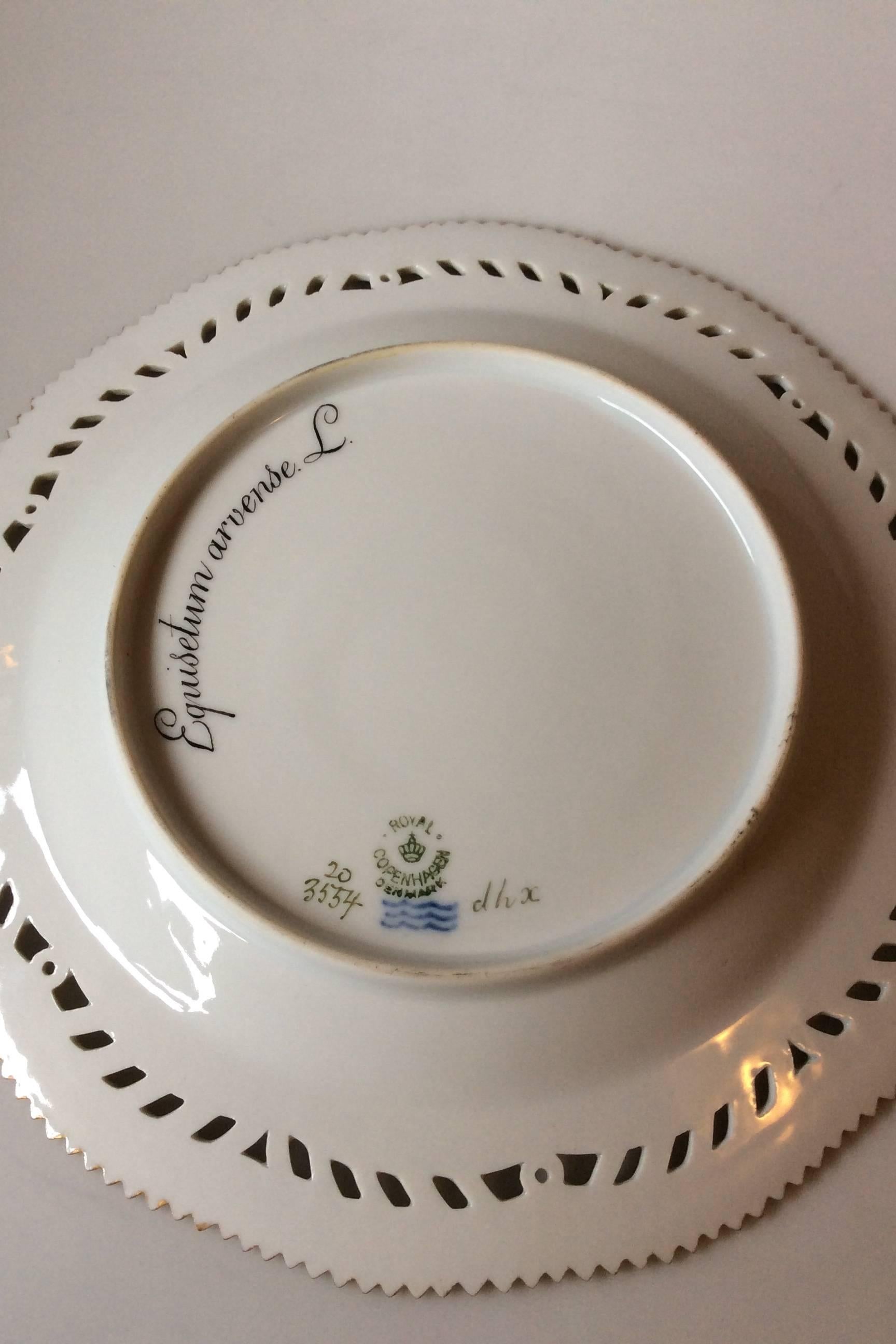 Royal Copenhagen Flora Danica lunch plate with pierced border no. 3554.

Measures 23cm / 9 1/16