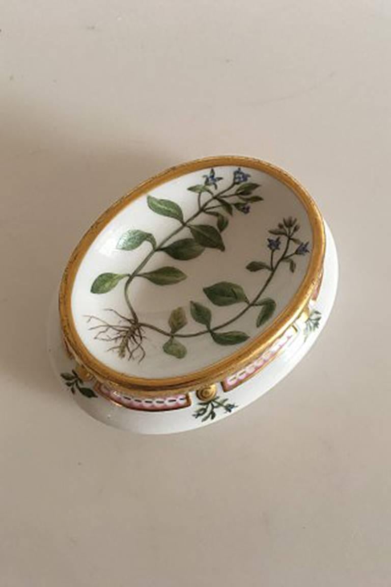 Early Royal Copenhagen Flora Danica Salt Dish #3557 from 1870s. Measures 11 cm/ 4 1/3 in. Is in good condition.