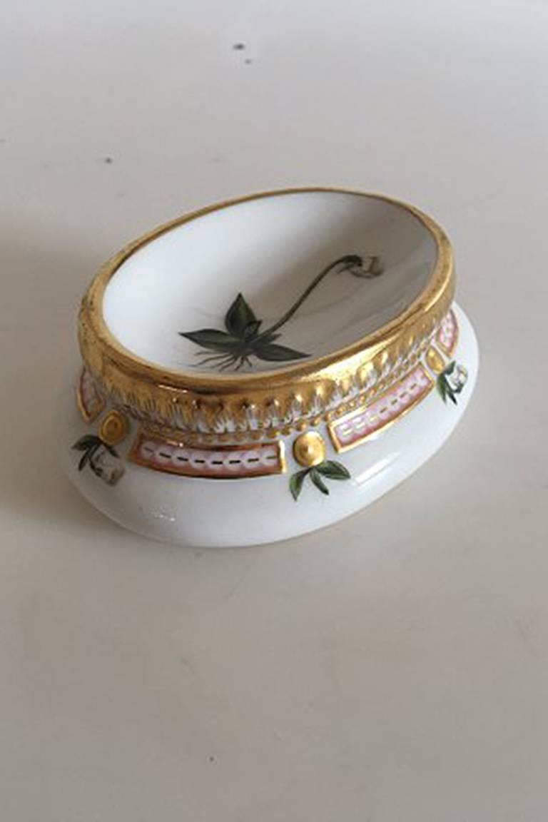 Early Royal Copenhagen Flora Danica salt dish #3557 from 1870s. Measures 11 cm/ 4 1/3 in. and is in good condition.