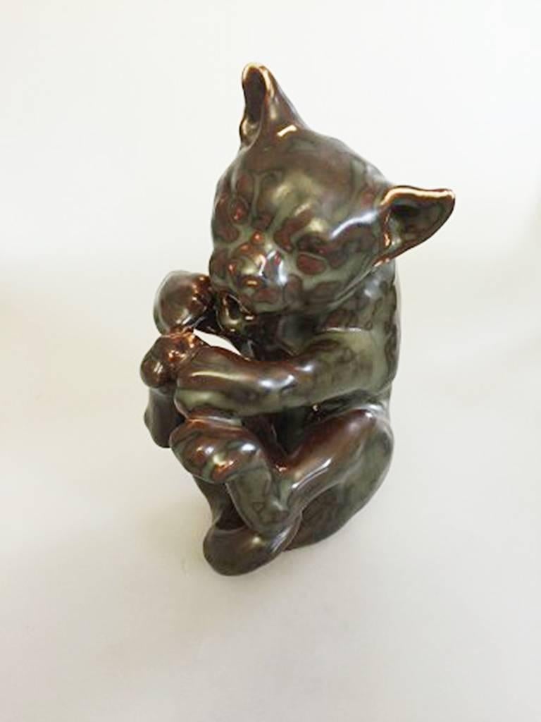 Bing & Grondahl Jeane Rene Gauguin figurine of a cat #93 or 4375. Measures 24cm / 9 1/2 in. and is in perfect condition.
 