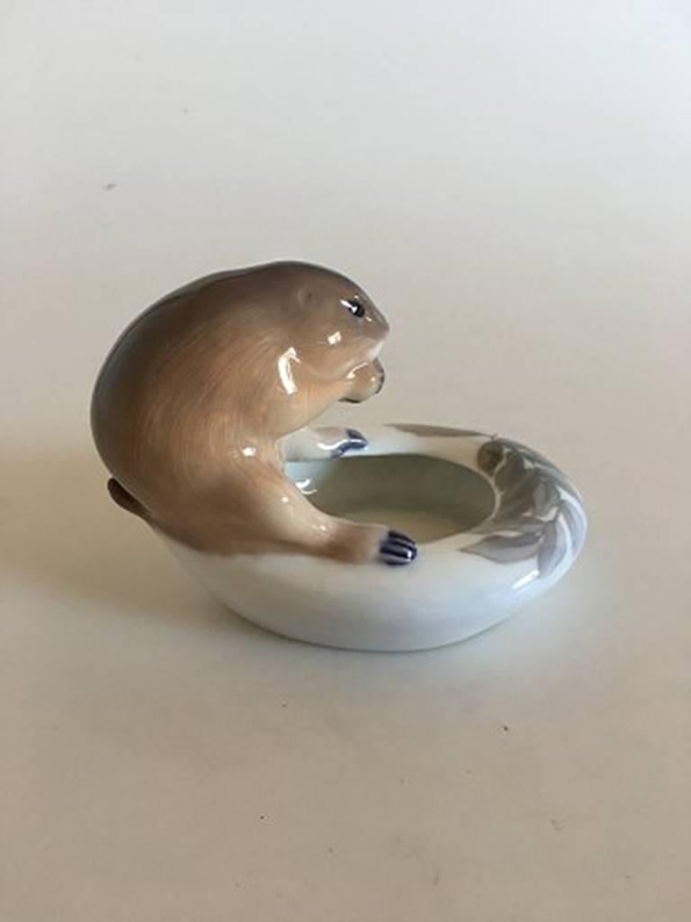 Royal Copenhagen Art Nouveau bowl with beaver #1067/615. Measures 13 cm and is in good condition. Marked as a second.