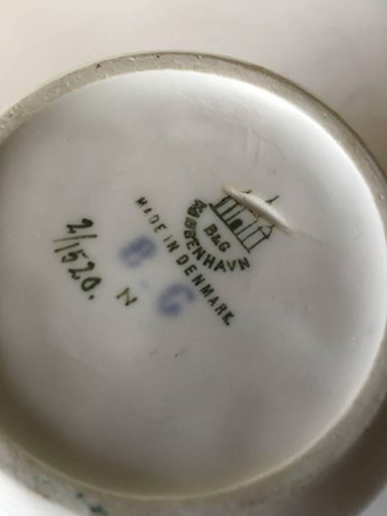 Hand-Painted Bing & Grondahl Art Nouveau Bowl with Two Pigions #1520 For Sale