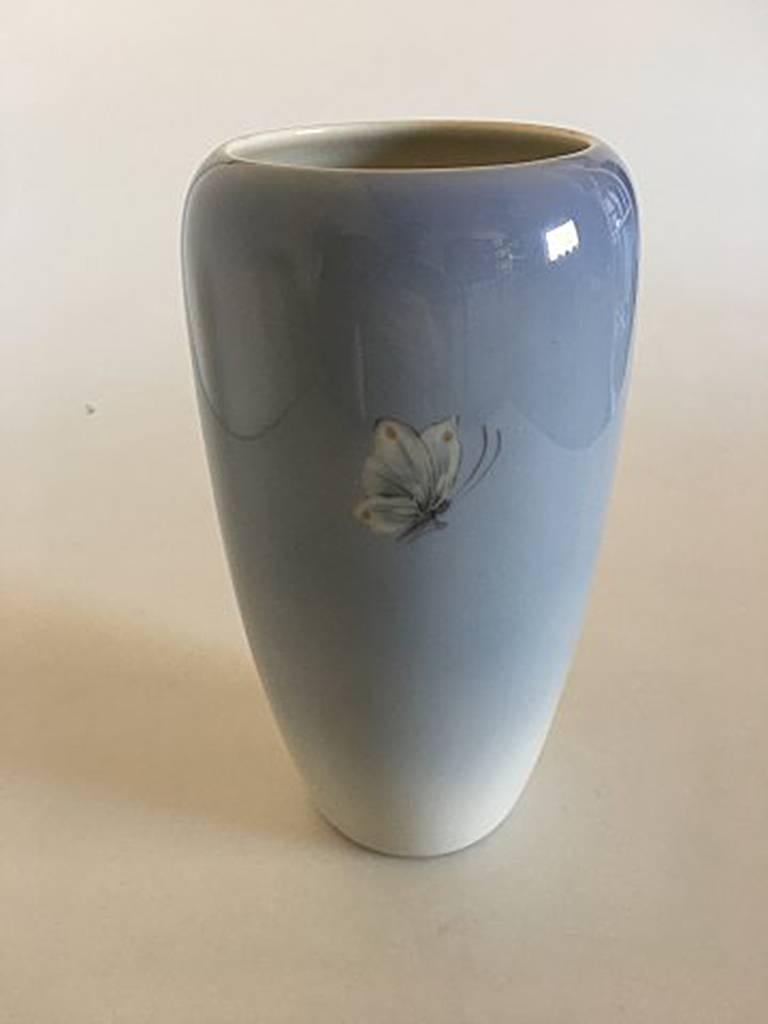 Royal Copenhagen vase 2630/1049 with roses. Measure: 23 cm H (9 1/16 inches). 1st quality. In perfect condition.