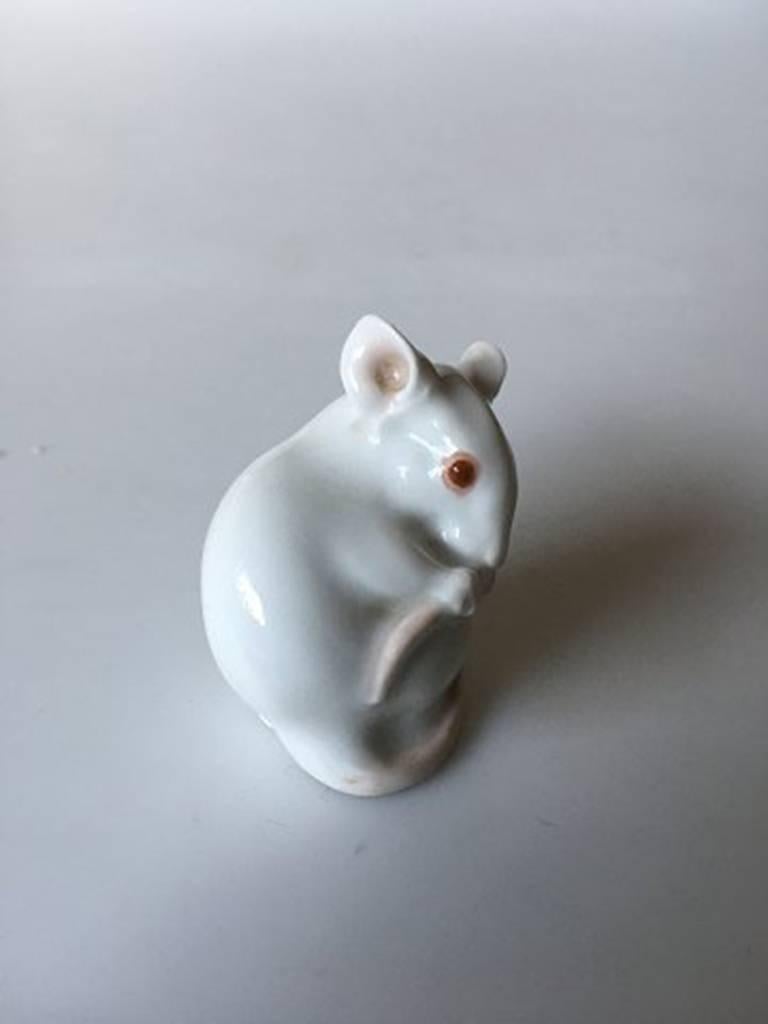 Bing & Grondahl figurine mouse #1728. Measures: 5 cm and is in perfect condition.