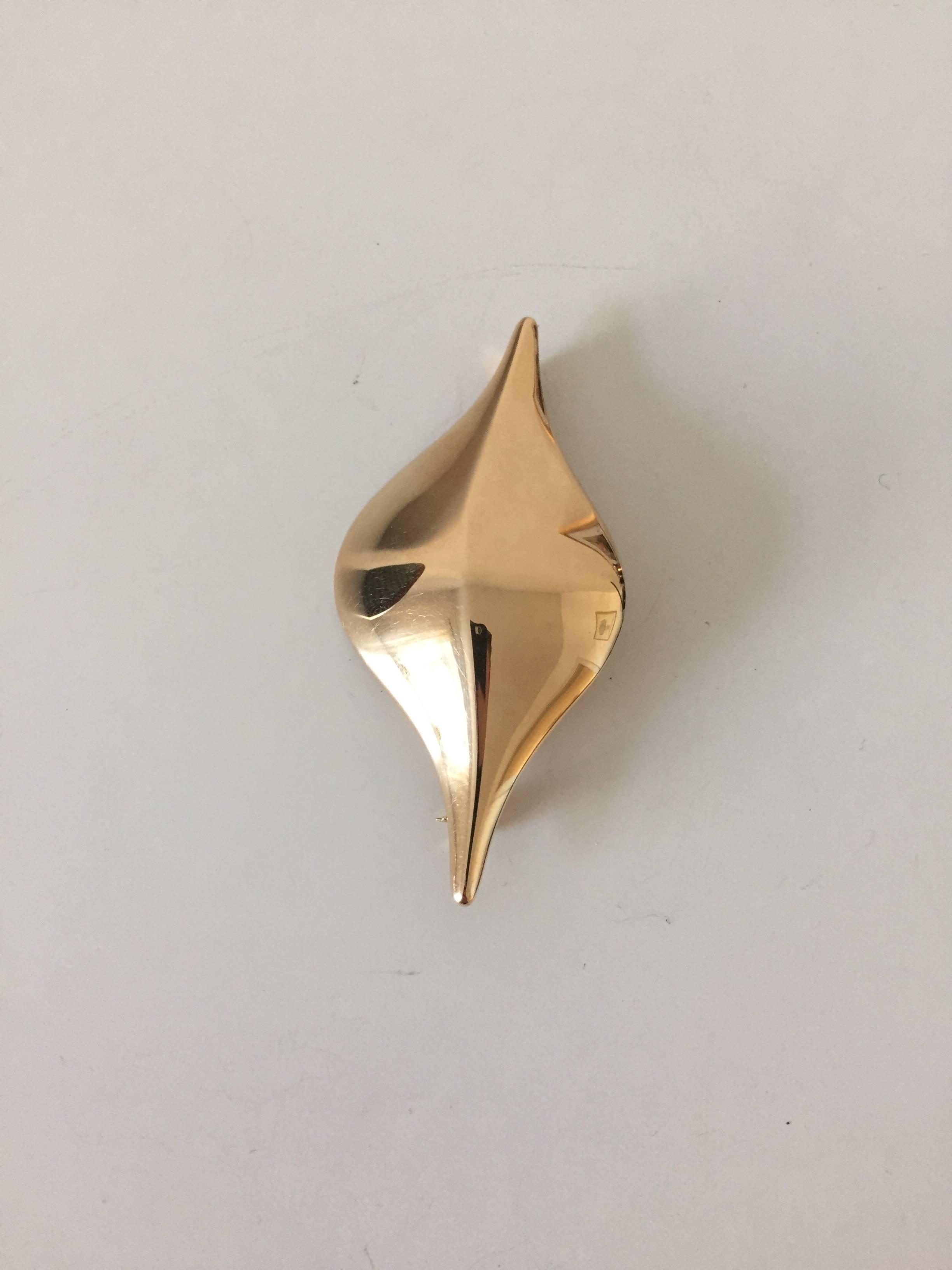 Hans Hansen 18-Karat Gold Brooch In Good Condition In Copenhagen, DK