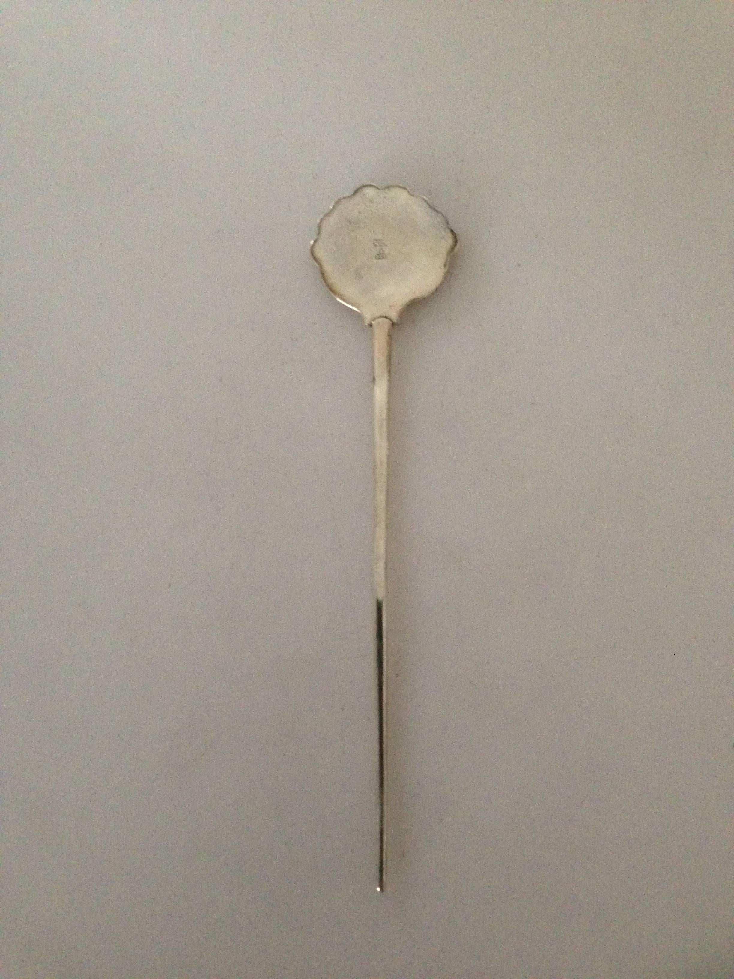 Mogens Ballin silver hair pin/needle with mother-of-pearl. Measures 17cm and is in good condition, except for a crack in the mother-of-pearl.