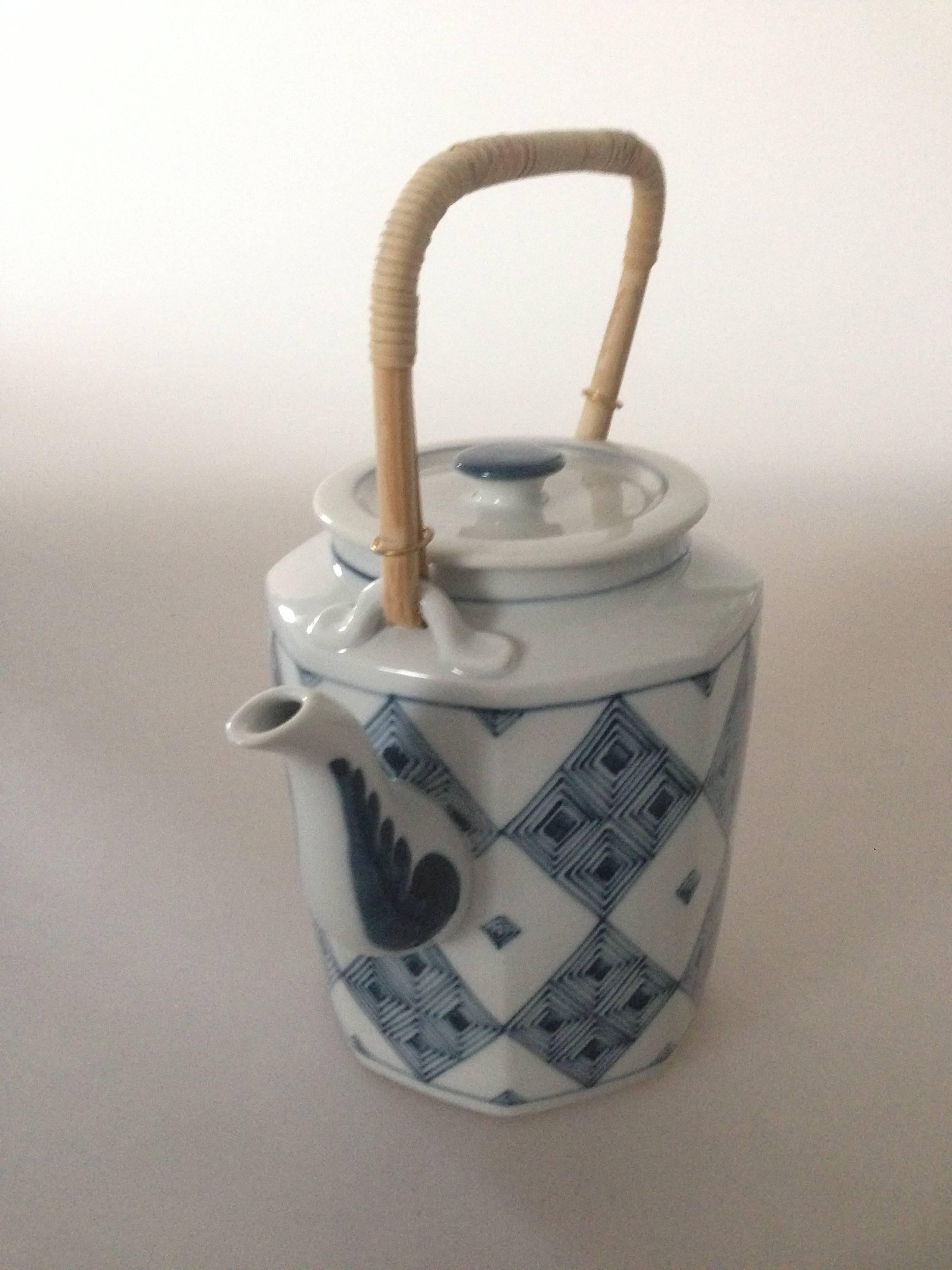 Royal Copenhagen tea pot by Gertrud Vasegaard 