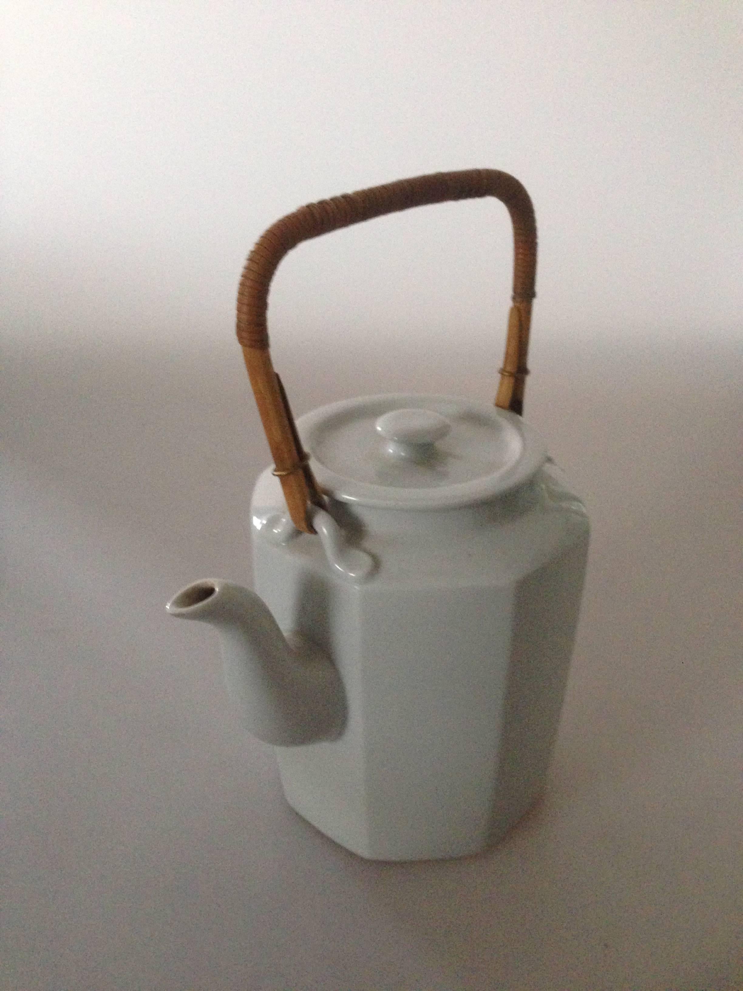 Scandinavian Modern Royal Copenhagen Rare Gertrud Vasegaard Tea Pot For Sale